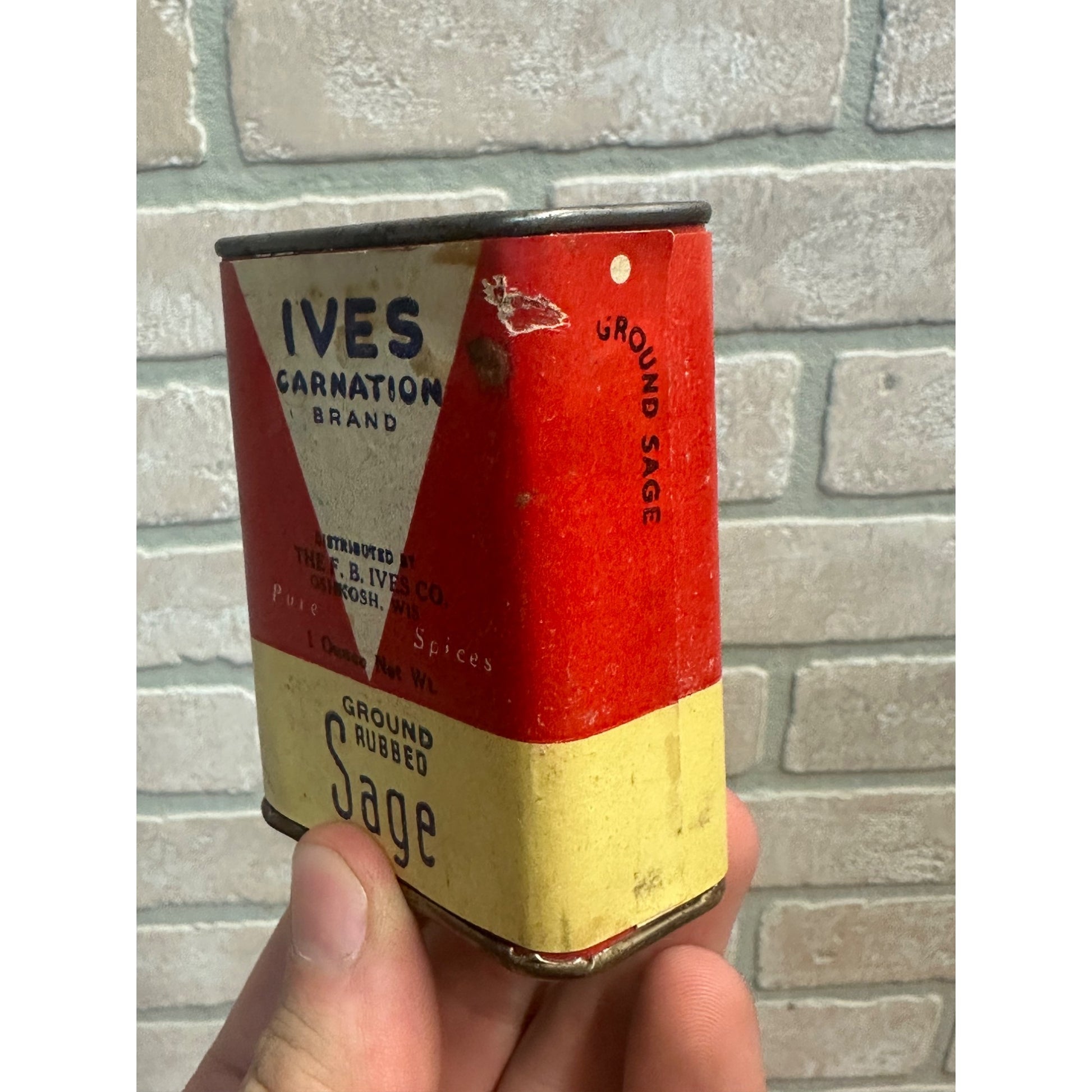 Vintage Ives Carnation Brand Sage Spice Tin Oshkosh Wisconsin WI