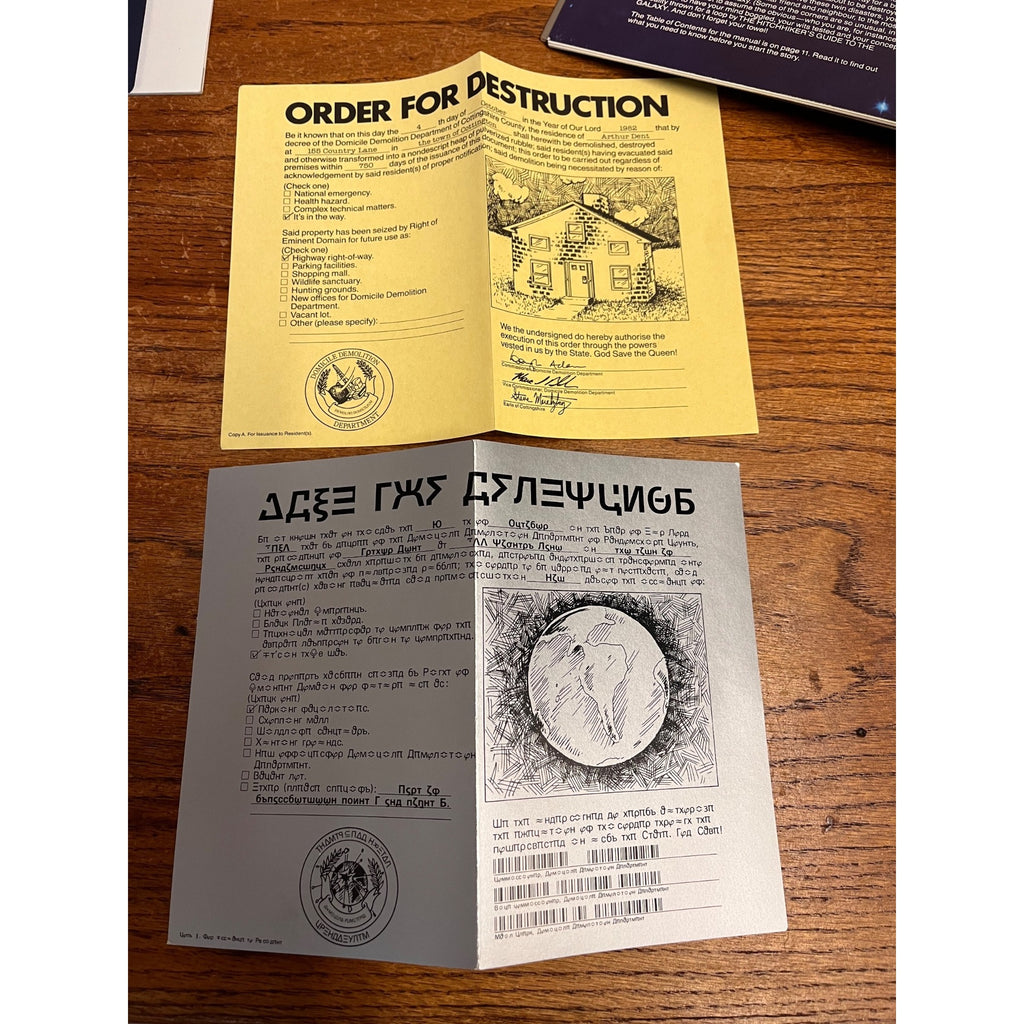 Hitchhiker's Guide to the Galaxy Infocom 1984 PC Big Box Near Complete Feelies