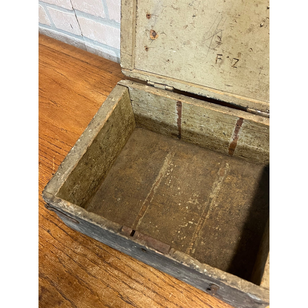 Antique Primitive 19th c. Wooden Veterinary Medicine Chest Latching Box Crate