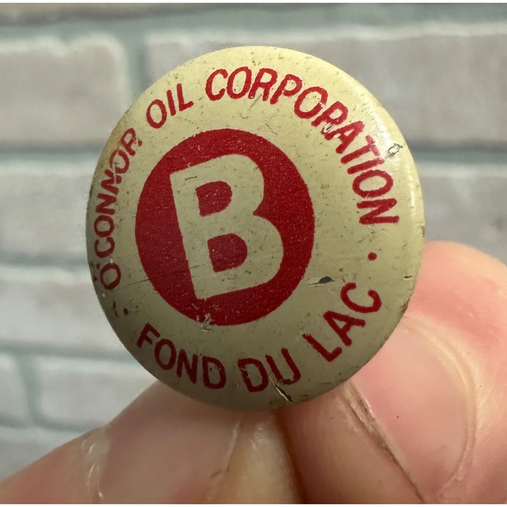 RARE Vintage 1920s O'Connor Oil Corp. Fond du Lac Wisconsin Advertising Pin Button