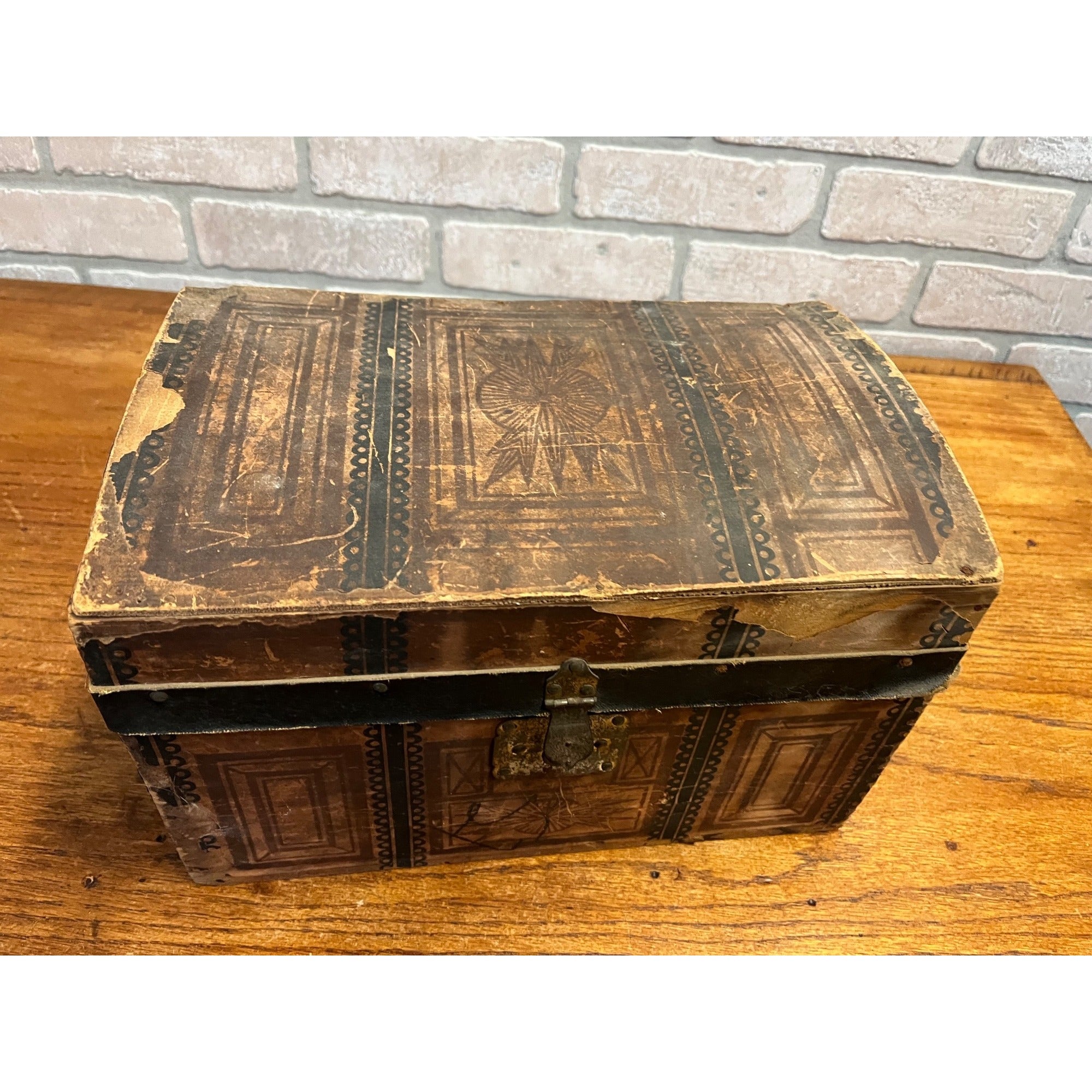 Antique Vintage Child's Trunk Steamer Paper Litho on Wood Doll Clothes Chest