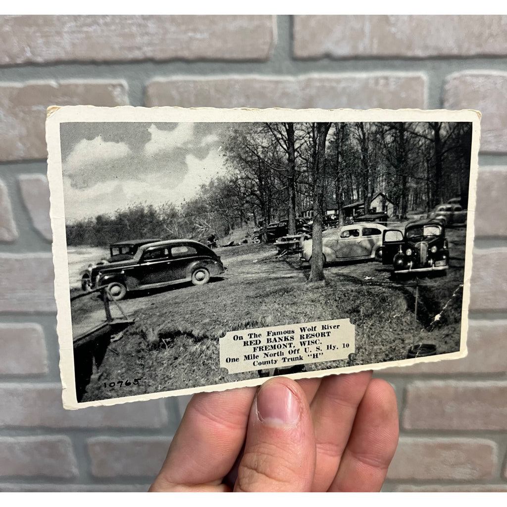 RPPC Postcard -- Fremont Wisconsin - Wolf River Red Banks Resort * Creased