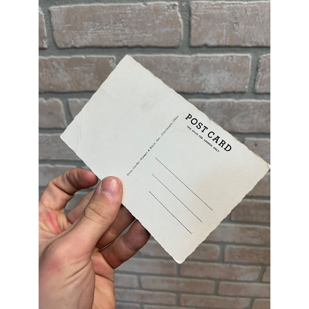 RPPC Postcard -- Fremont Wisconsin - Wolf River Red Banks Resort * Creased