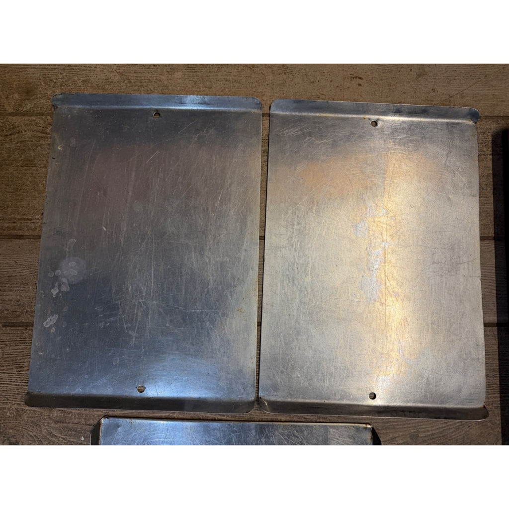 Set Of 5 Vintage Aluminum Baking & Sheet Pans Air Bake, Mirro ++ Mid-Century