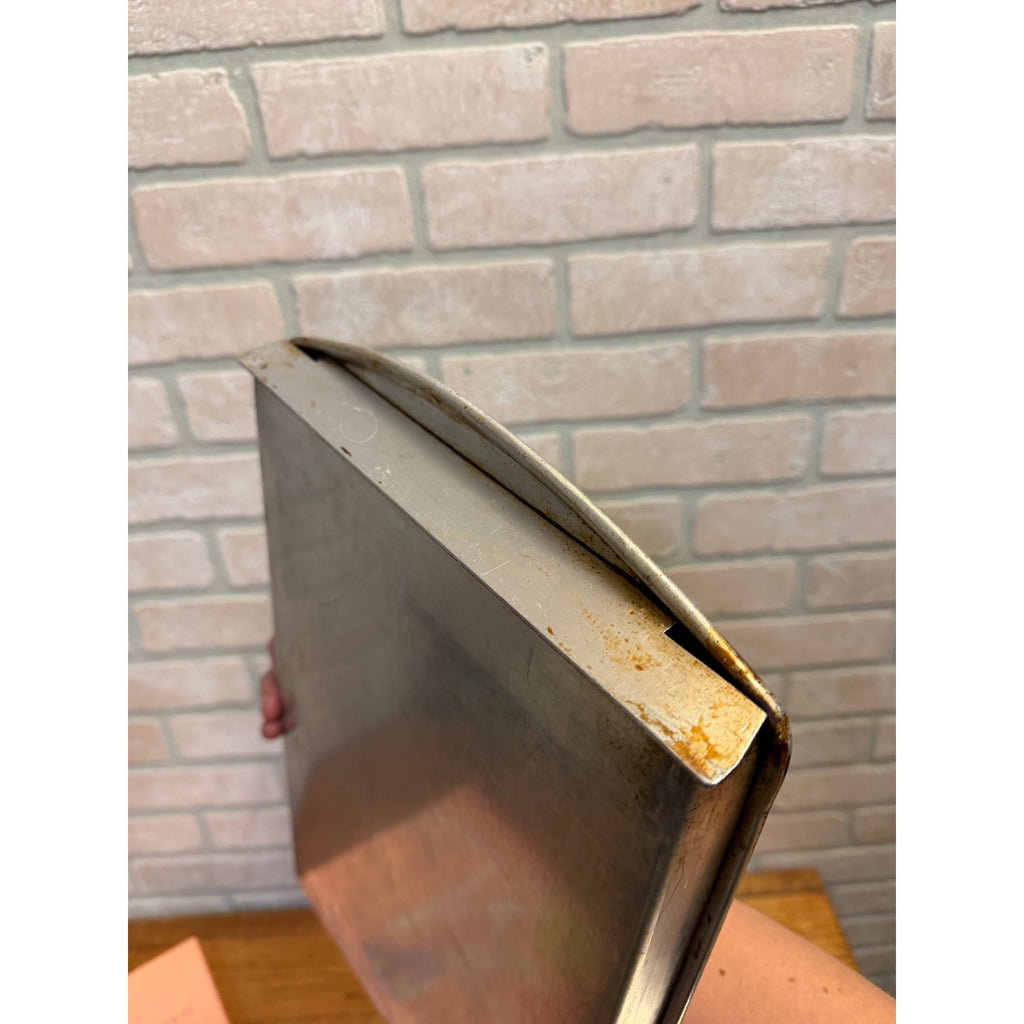 Set Of 5 Vintage Aluminum Baking & Sheet Pans Air Bake, Mirro ++ Mid-Century