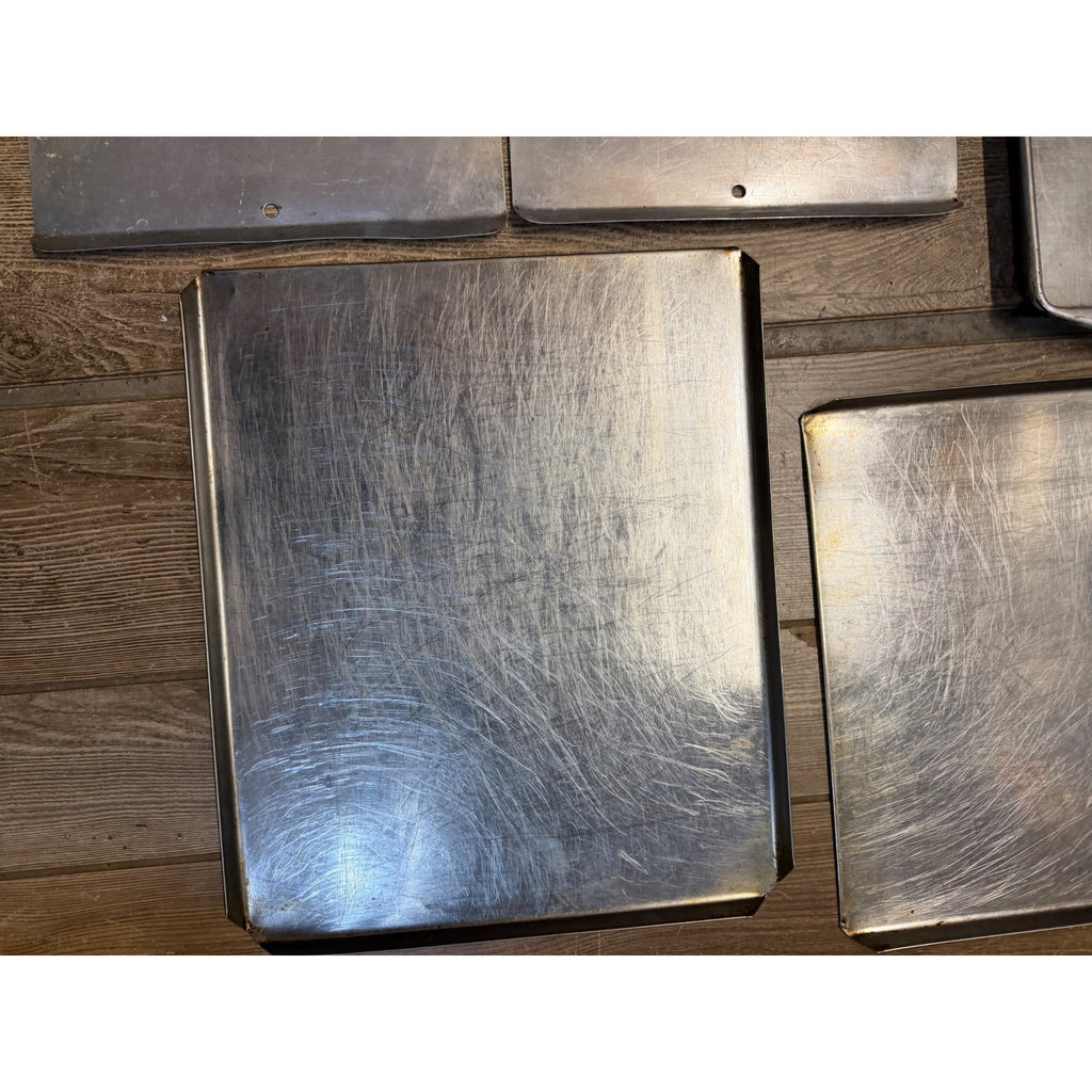 Set Of 5 Vintage Aluminum Baking & Sheet Pans Air Bake, Mirro ++ Mid-Century