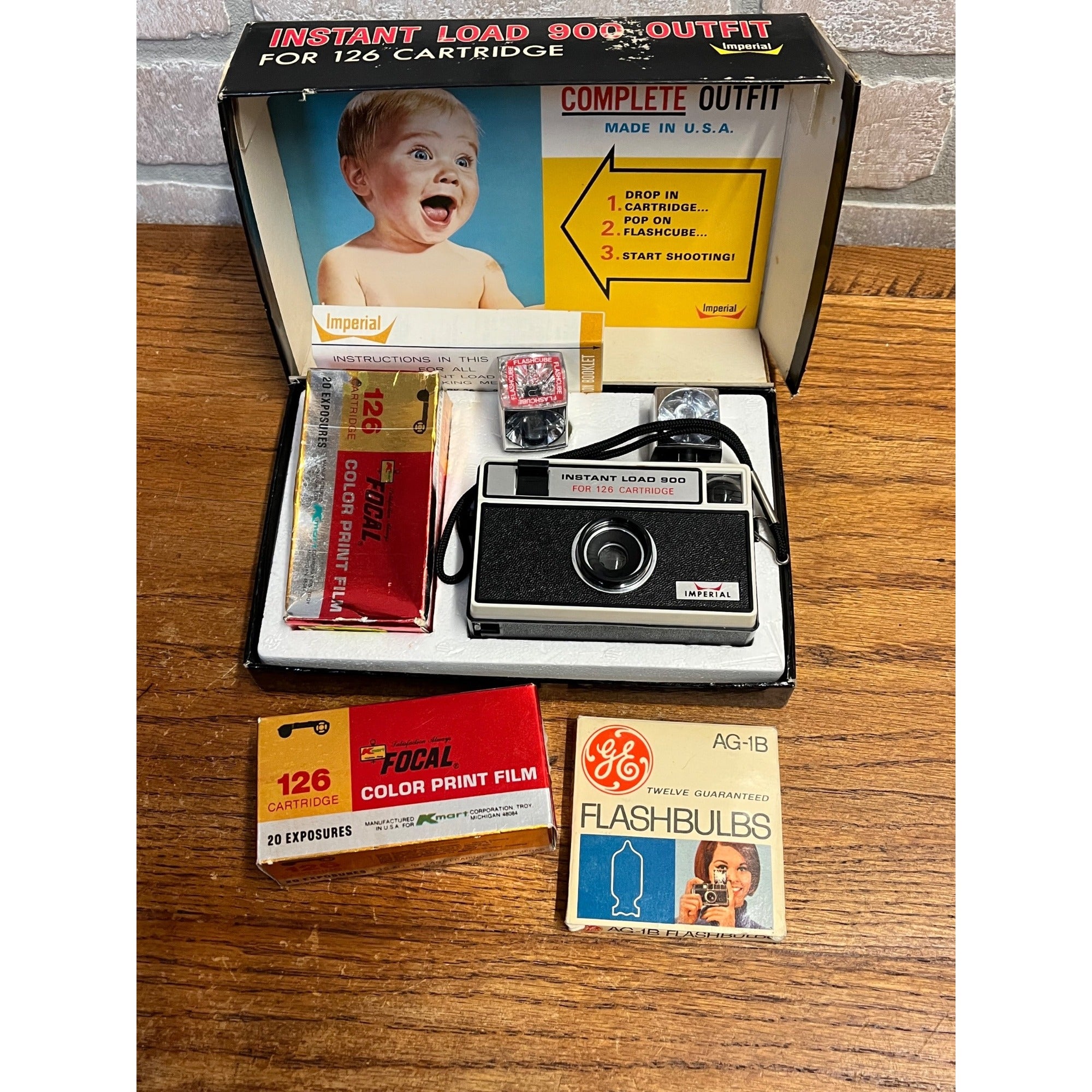 Vintage Imperial Instant Load 900 Camera With Original Box and Flash Accessories, Focal Film Circa 1965 Chicago, IL Untested