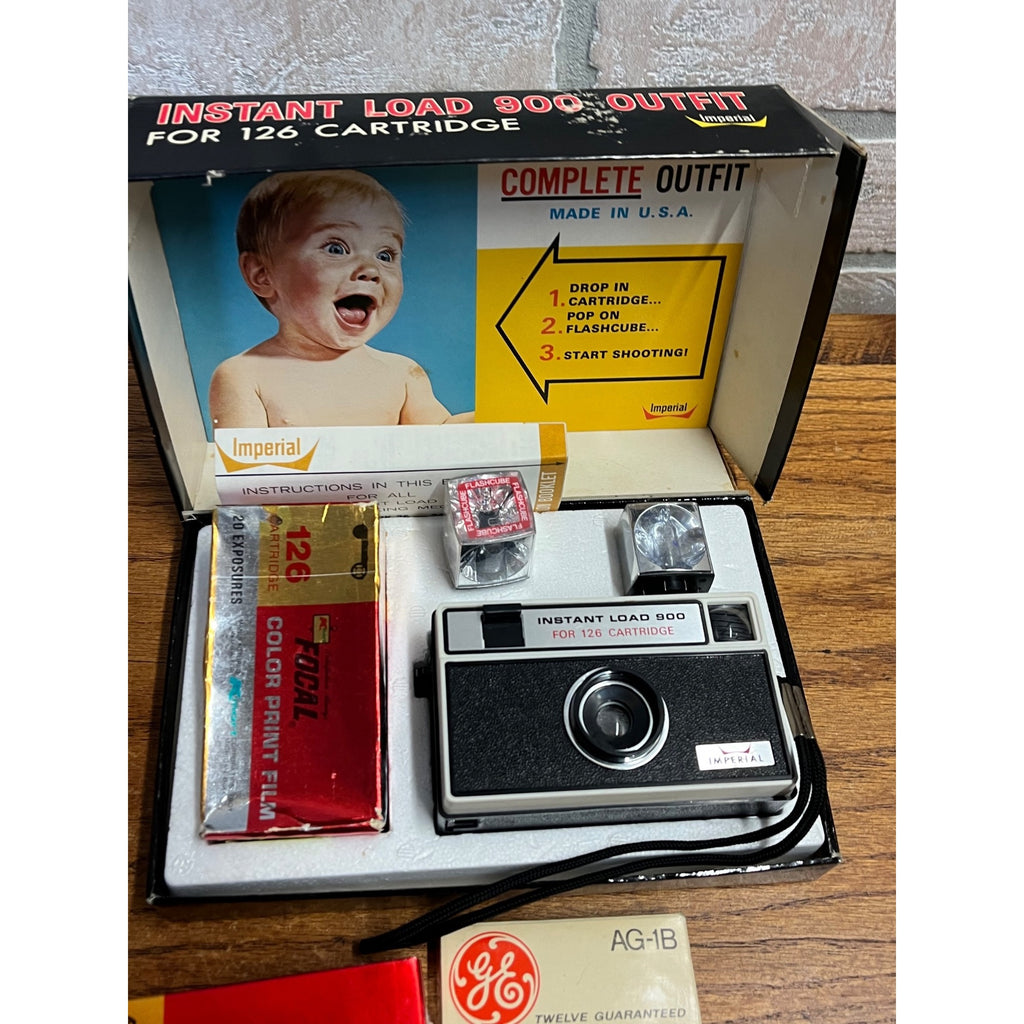 Vintage Imperial Instant Load 900 Camera With Original Box and Flash Accessories, Focal Film Circa 1965 Chicago, IL Untested