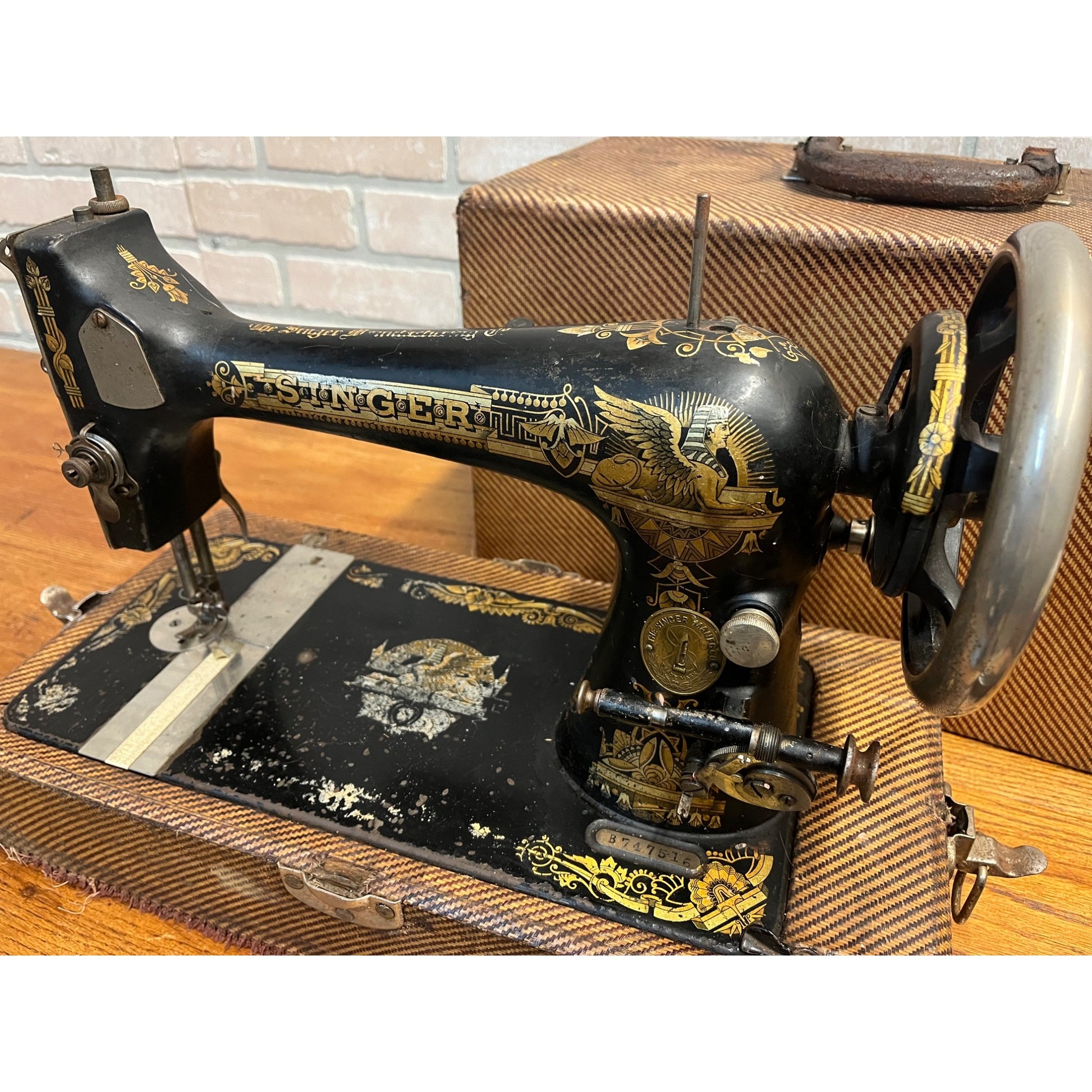 Antique 1904 Model 27 Singer Sphinx Sewing Machine w/ Travel Case