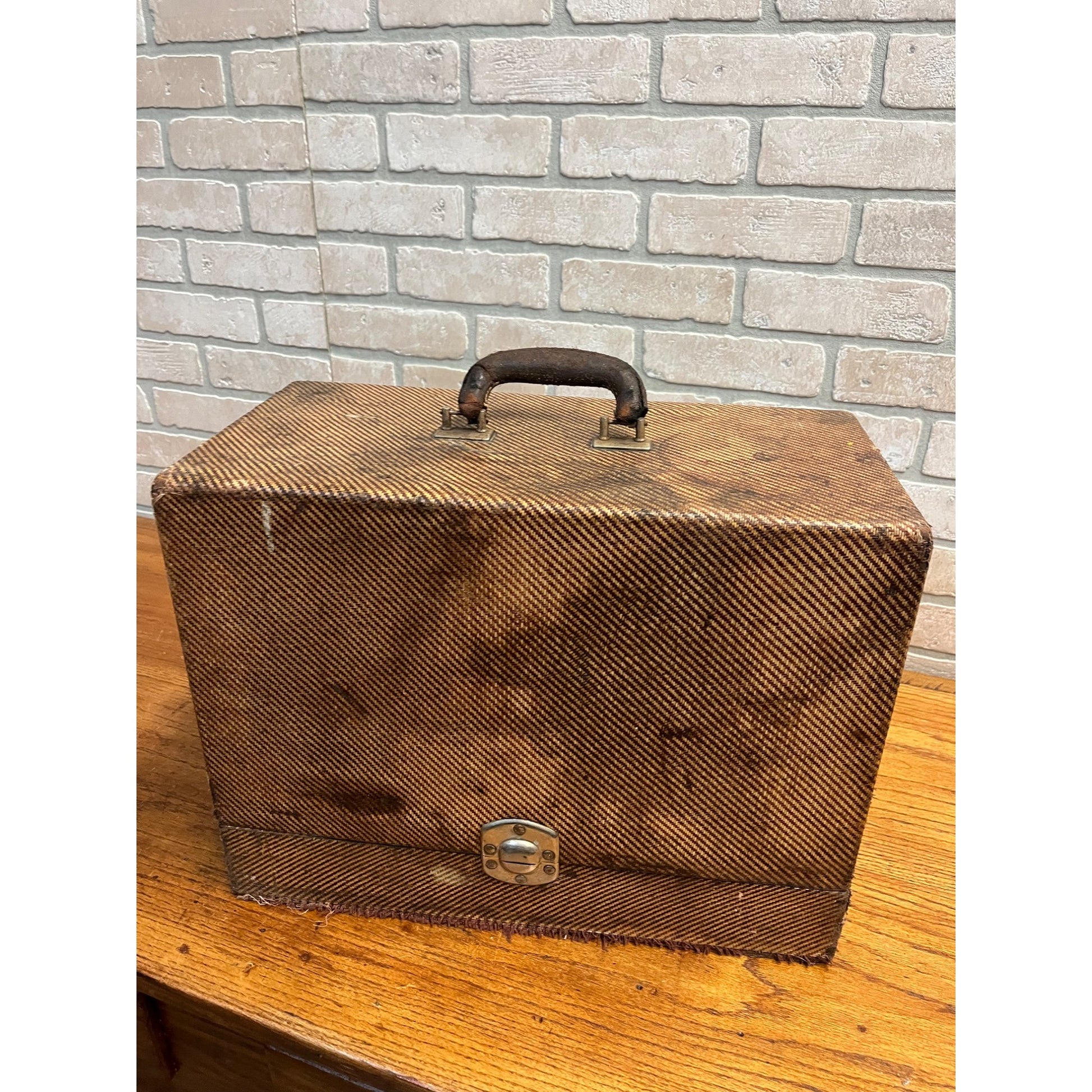Antique 1904 Model 27 Singer Sphinx Sewing Machine w/ Travel Case