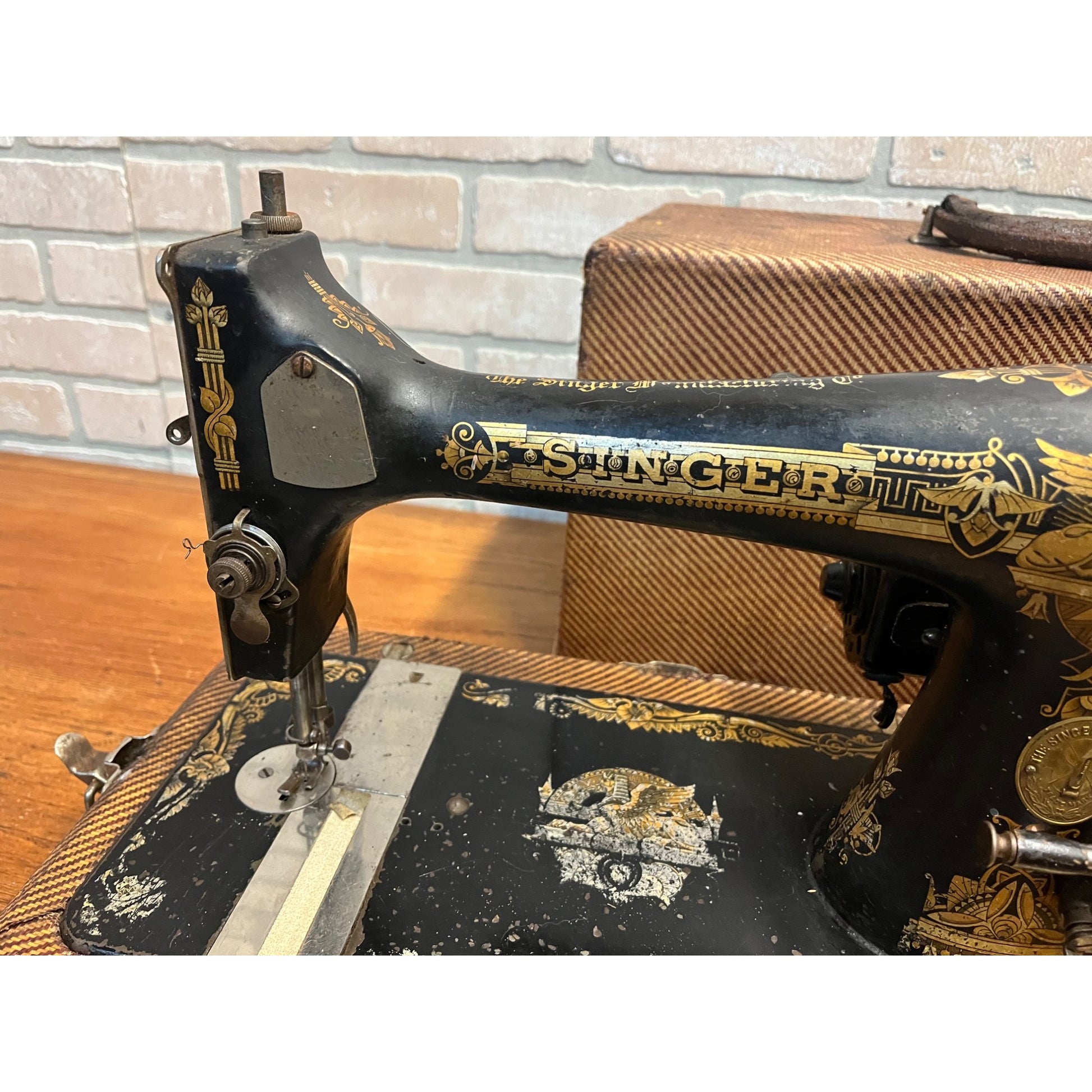 Antique 1904 Model 27 Singer Sphinx Sewing Machine w/ Travel Case
