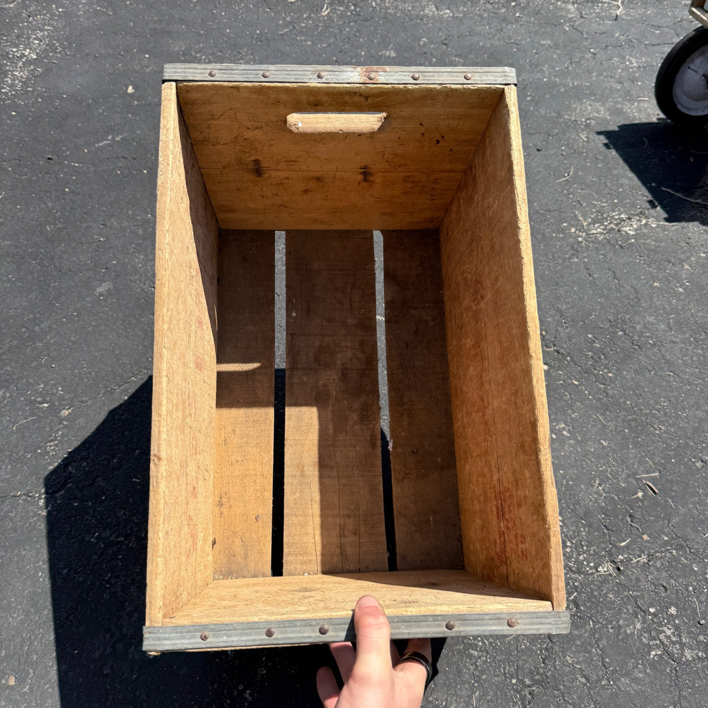 Vintage 3V Cola Vess Oshkosh Wis Soda Crate Carrier Beverages Dad's Bottling
