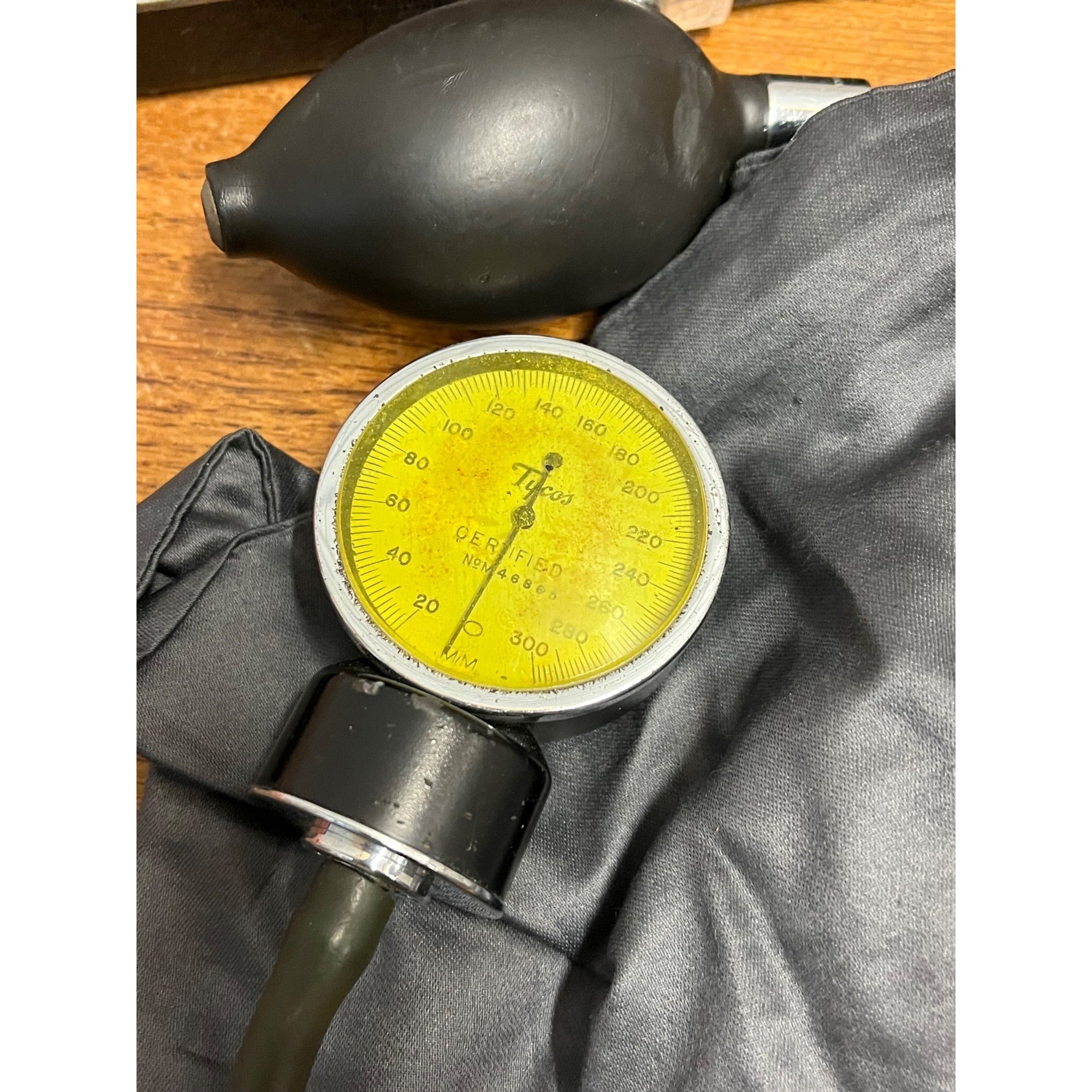 Antique Taylor Tycos Sphygmomanometer Blood Pressure Cuff Medical Instrument