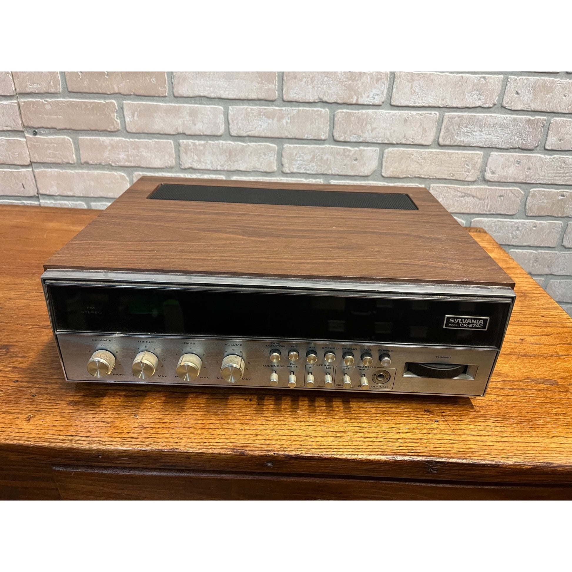 Vintage Sylvania Stereo Receiver Model Cr-2742 Tested Working Very Nice