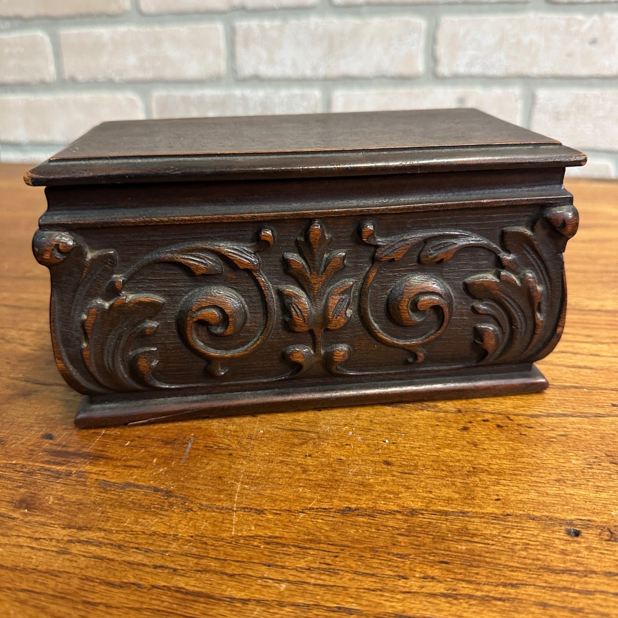 Antique 1920s Kopriwa Co Chicago IL Carved Mahogany Wood Humidor Cigar Box