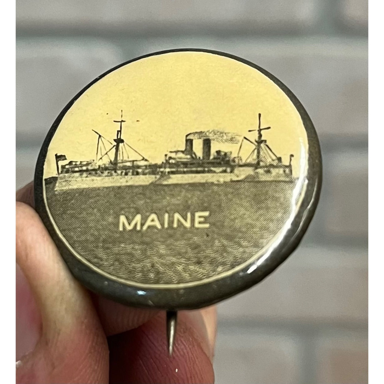Remember the Maine Battleship Spanish American War Pin w/ Backpaper Span-Am 1898