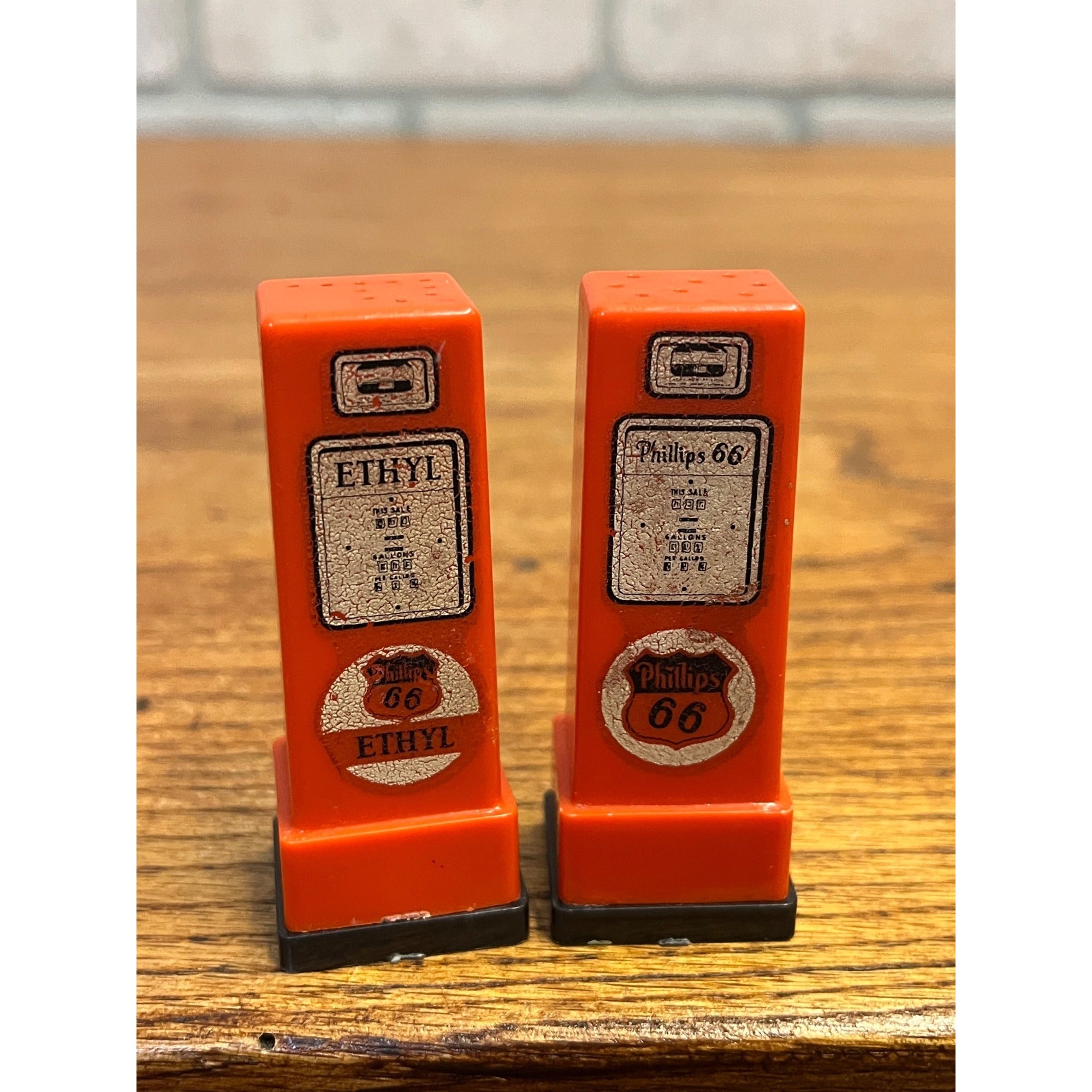 Vintage Philips 66 / Gas Pump Salt and Pepper Shakers / Sheets Oil Advertising / Angola, Indiana