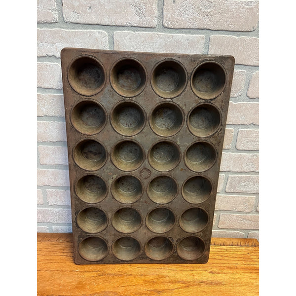 Massive Vintage Muffin Pan EKCO 24-Cup Tin Primitive Kitchen Farmhouse Decor