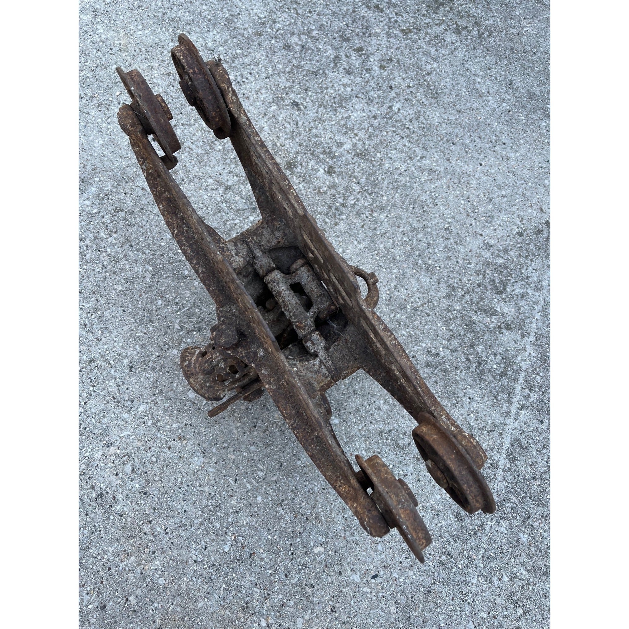 Antique F.E. Myers Cross Draft Cast Iron Farm Hay Trolley Barn Equipment