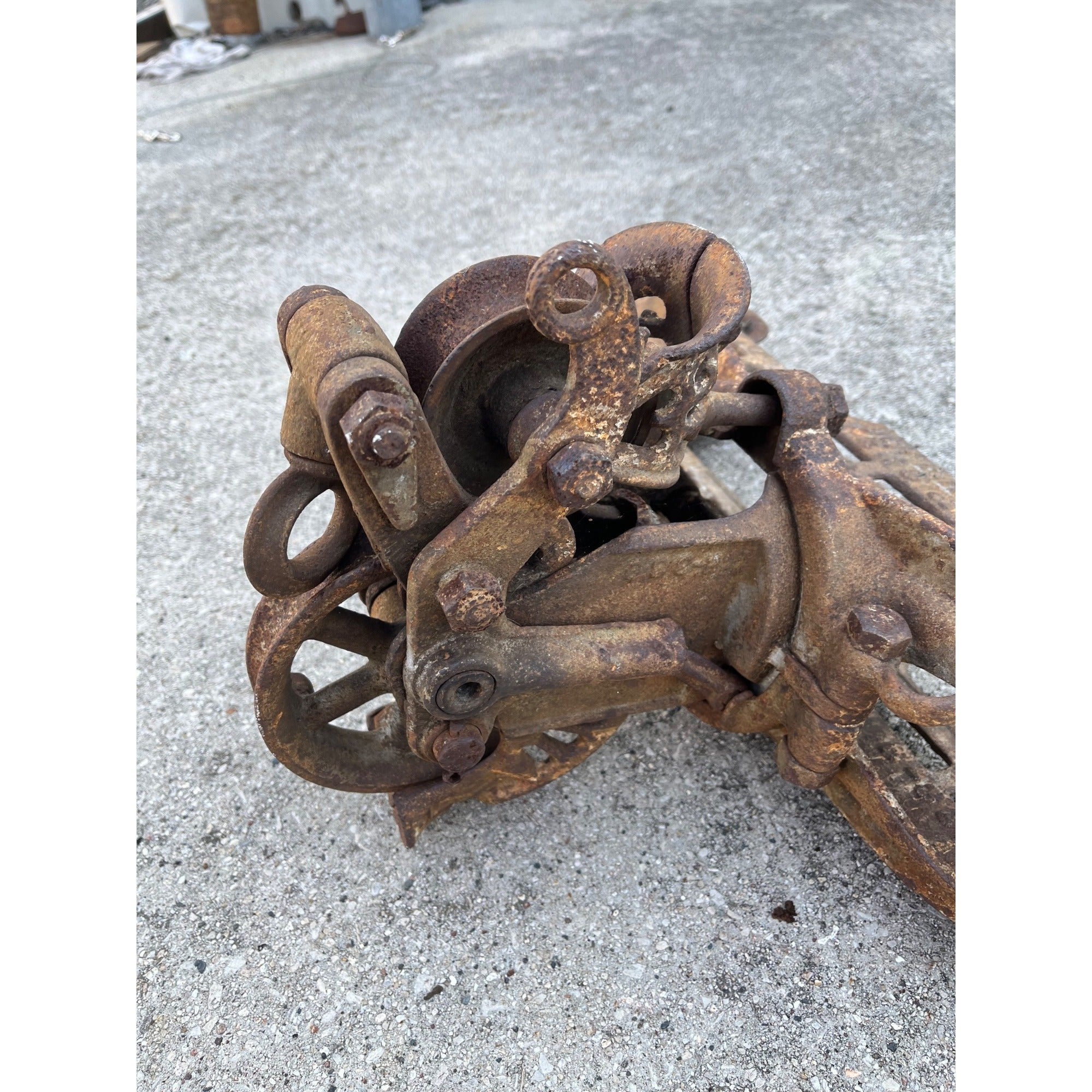 Antique F.E. Myers Cross Draft Cast Iron Farm Hay Trolley Barn Equipment