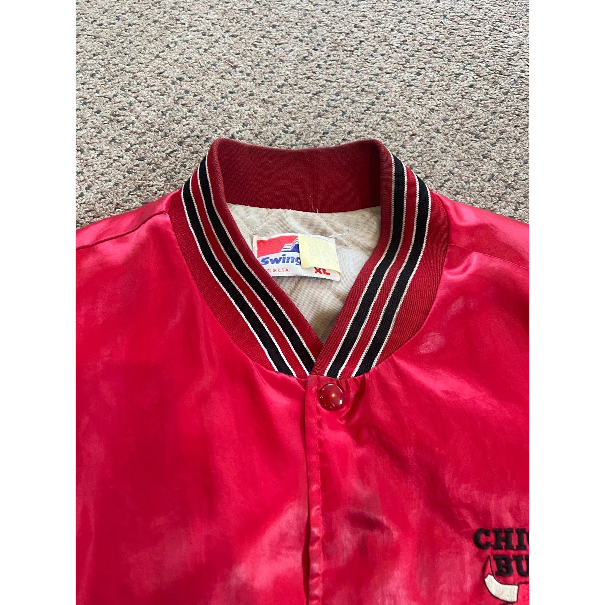 Vintage 1990s Swingster NBA Chicago Bulls Satin Bomber Jacket Mens XL Jordan