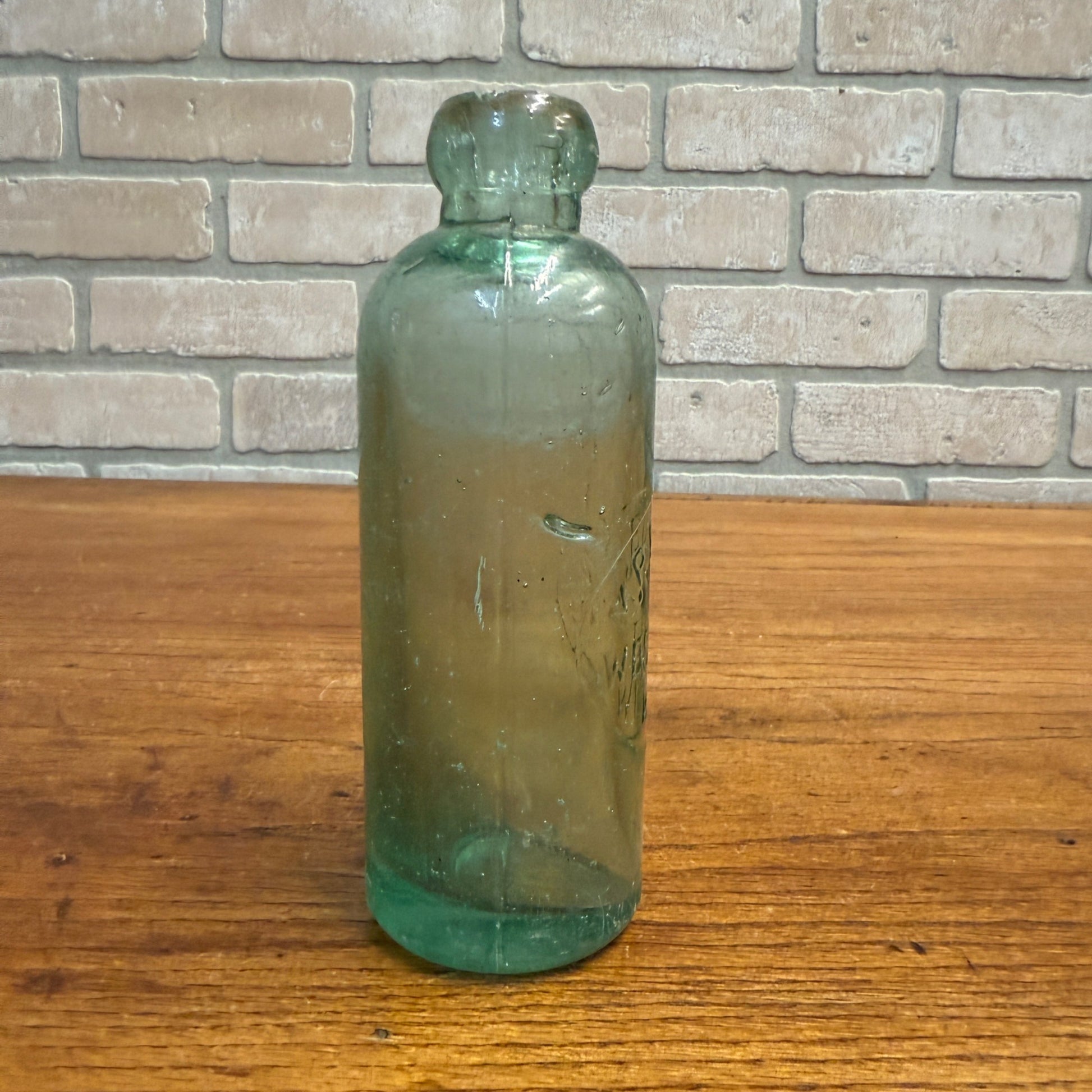 RARE Antique MP Boden -- West Bend, Wis -- Hutchinson Soda Blob Bottle WI