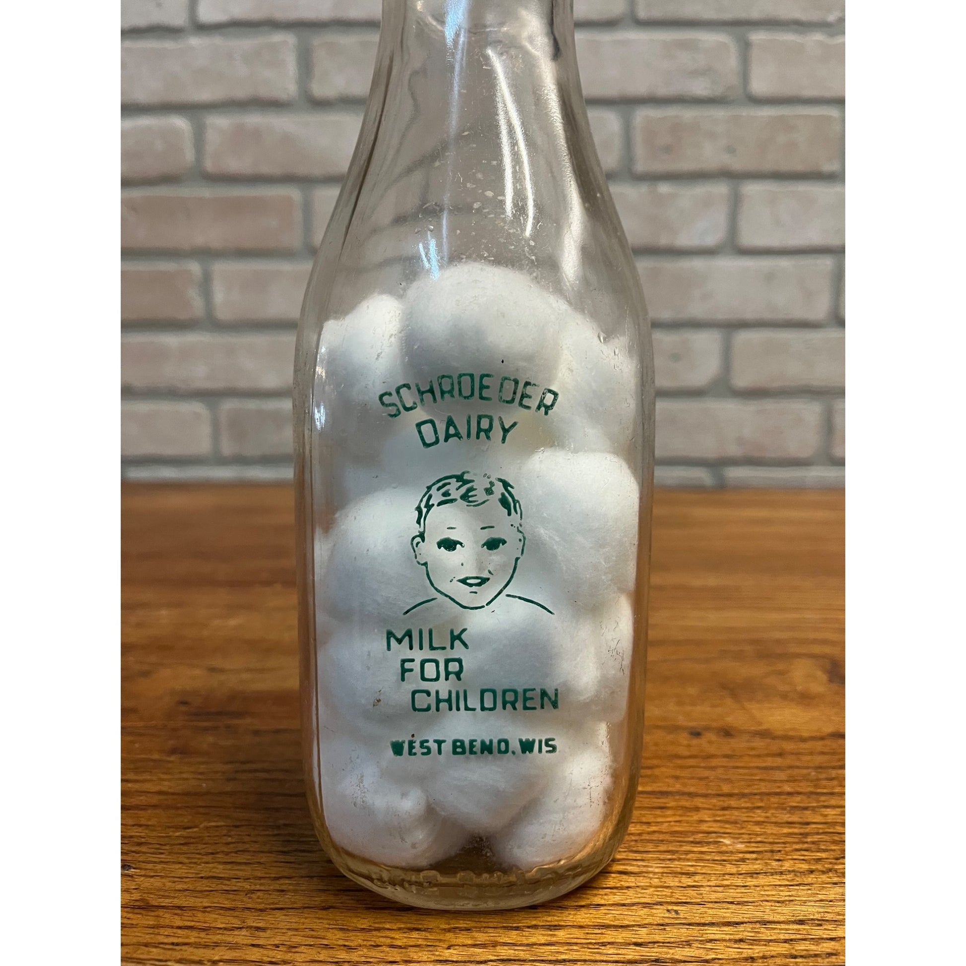 Vintage Schroeder Dairy West Bend Wis Quart Milk Bottle WI Wisconsin