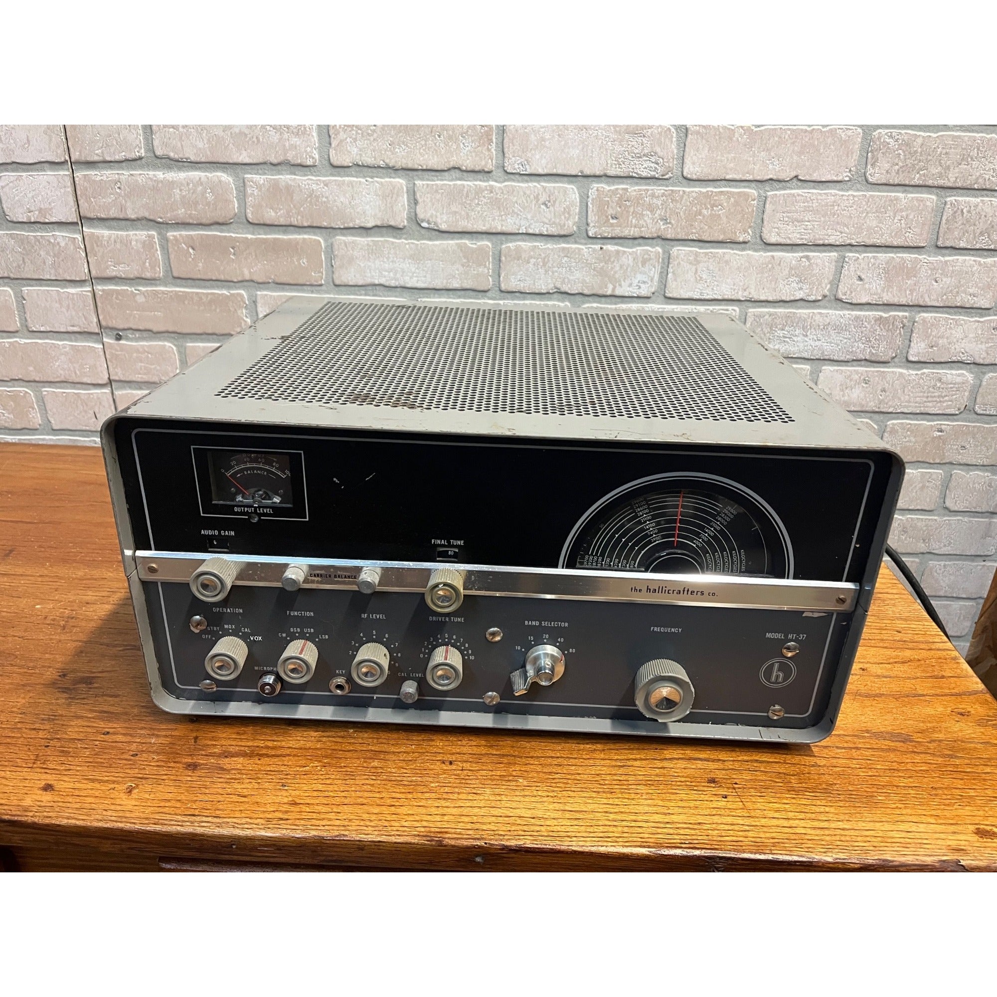 Vintage 1960s Hallicrafters HT-37 Amateur Radio Tube Transmitter