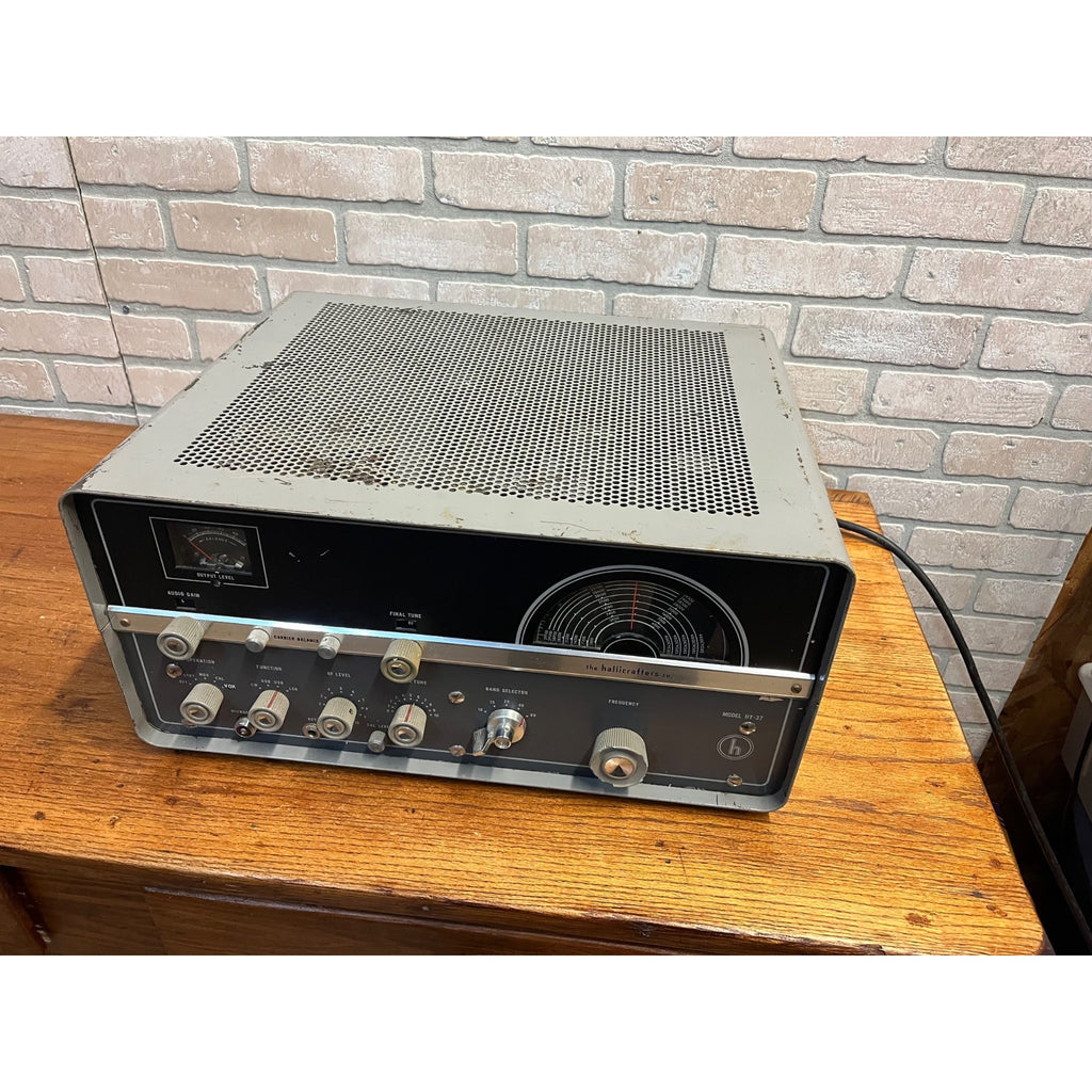 Vintage 1960s Hallicrafters HT-37 Amateur Radio Tube Transmitter