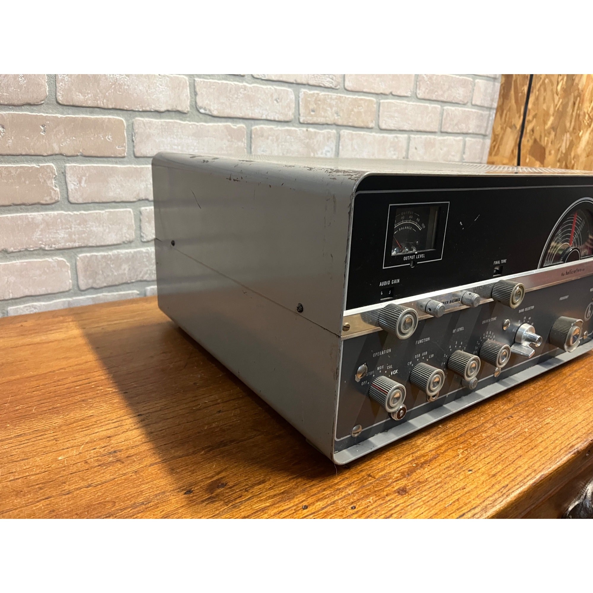 Vintage 1960s Hallicrafters HT-37 Amateur Radio Tube Transmitter