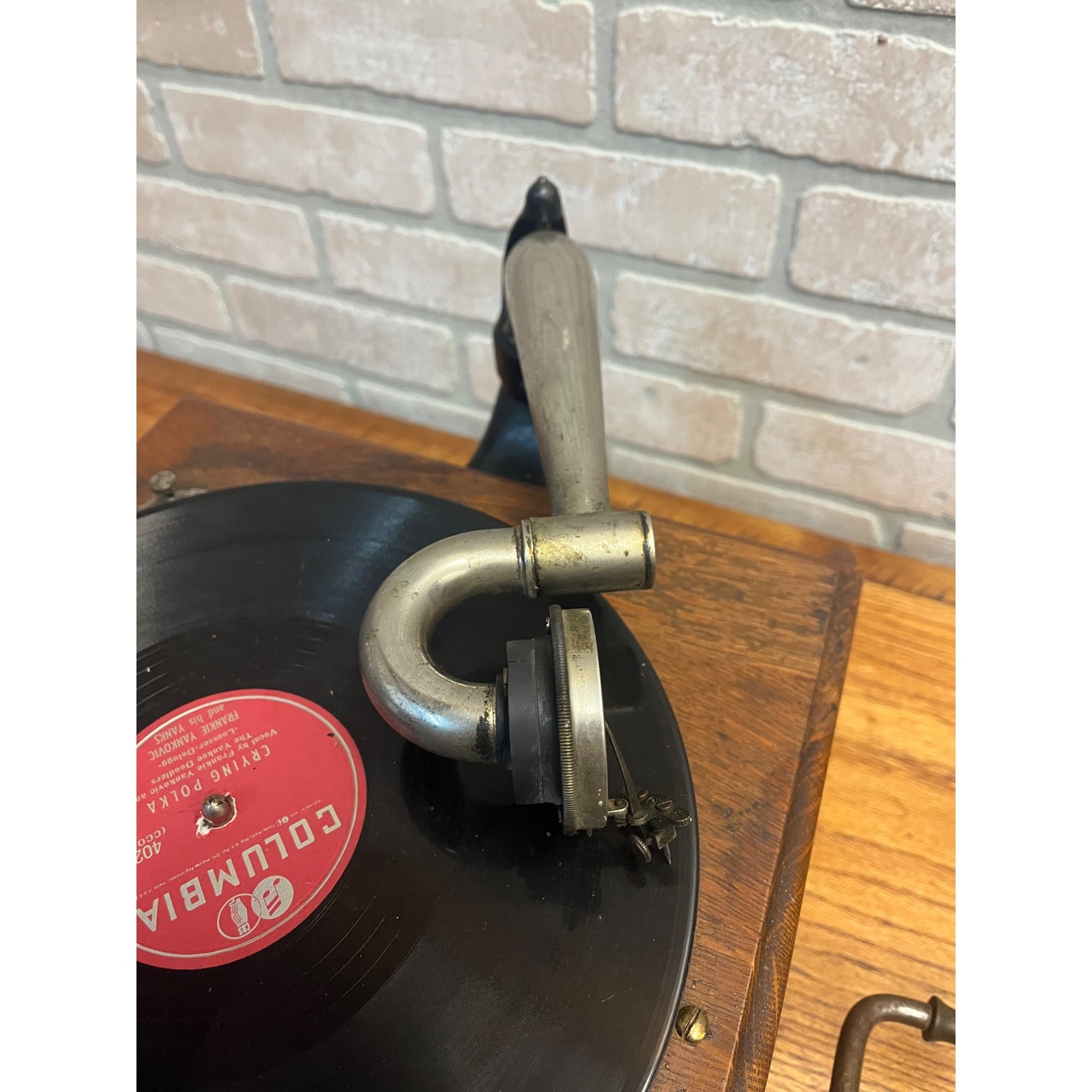 Antique Tabletop Victor Talking Machine Record Player Model VV-IV Works