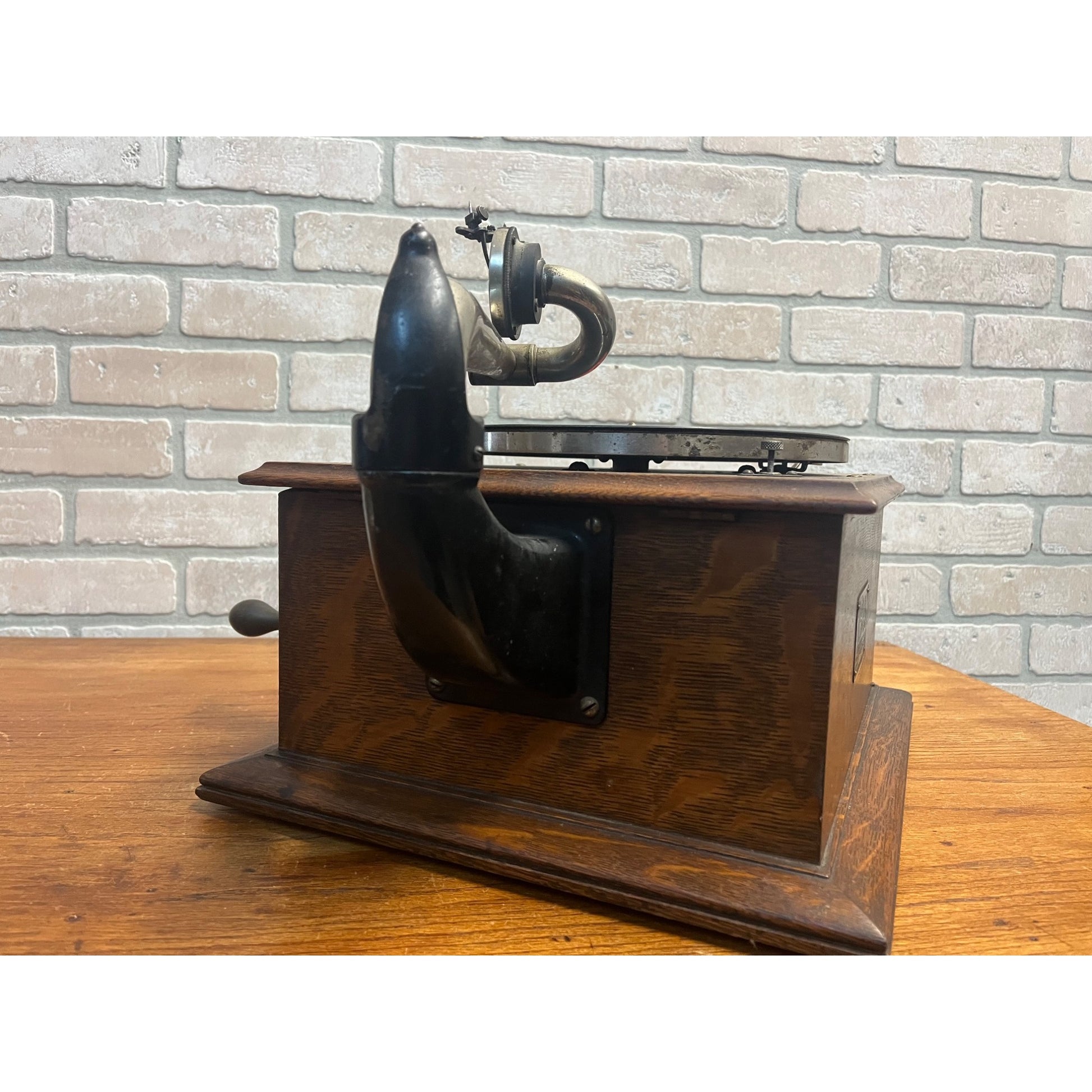 Antique Tabletop Victor Talking Machine Record Player Model VV-IV Works