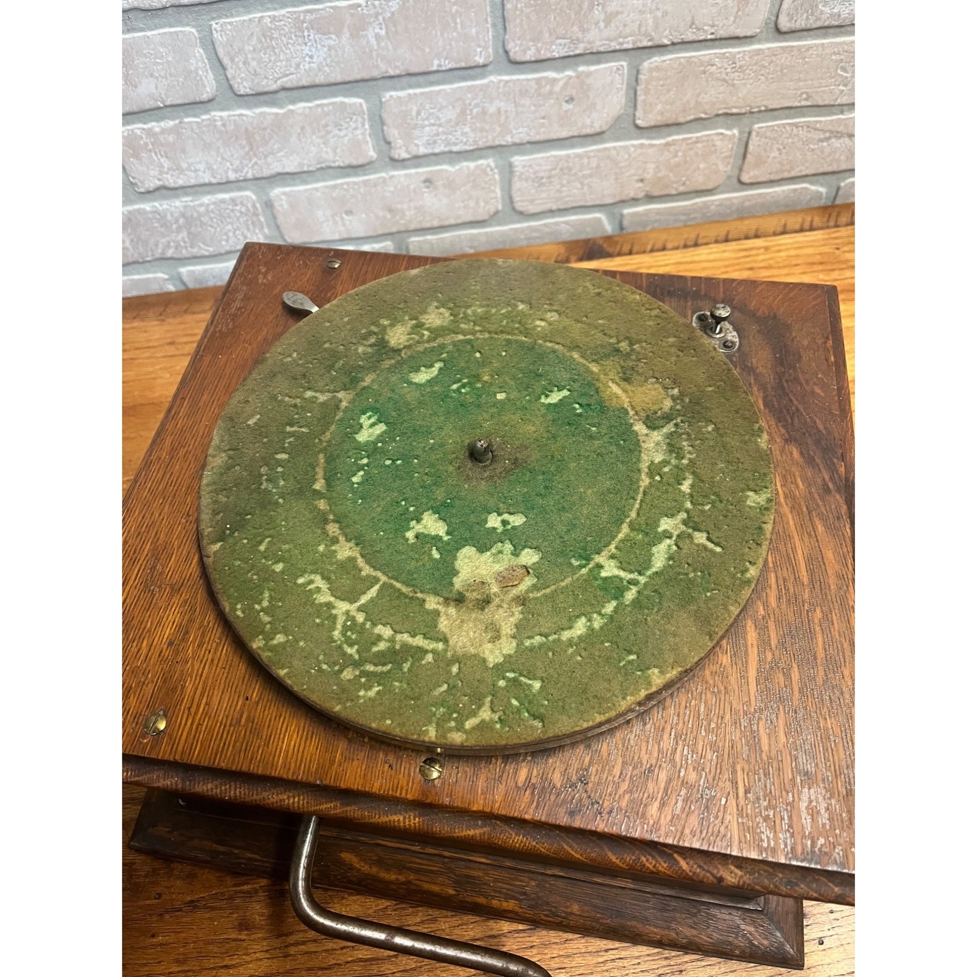 Antique Tabletop Victor Talking Machine Record Player Model VV-IV Works