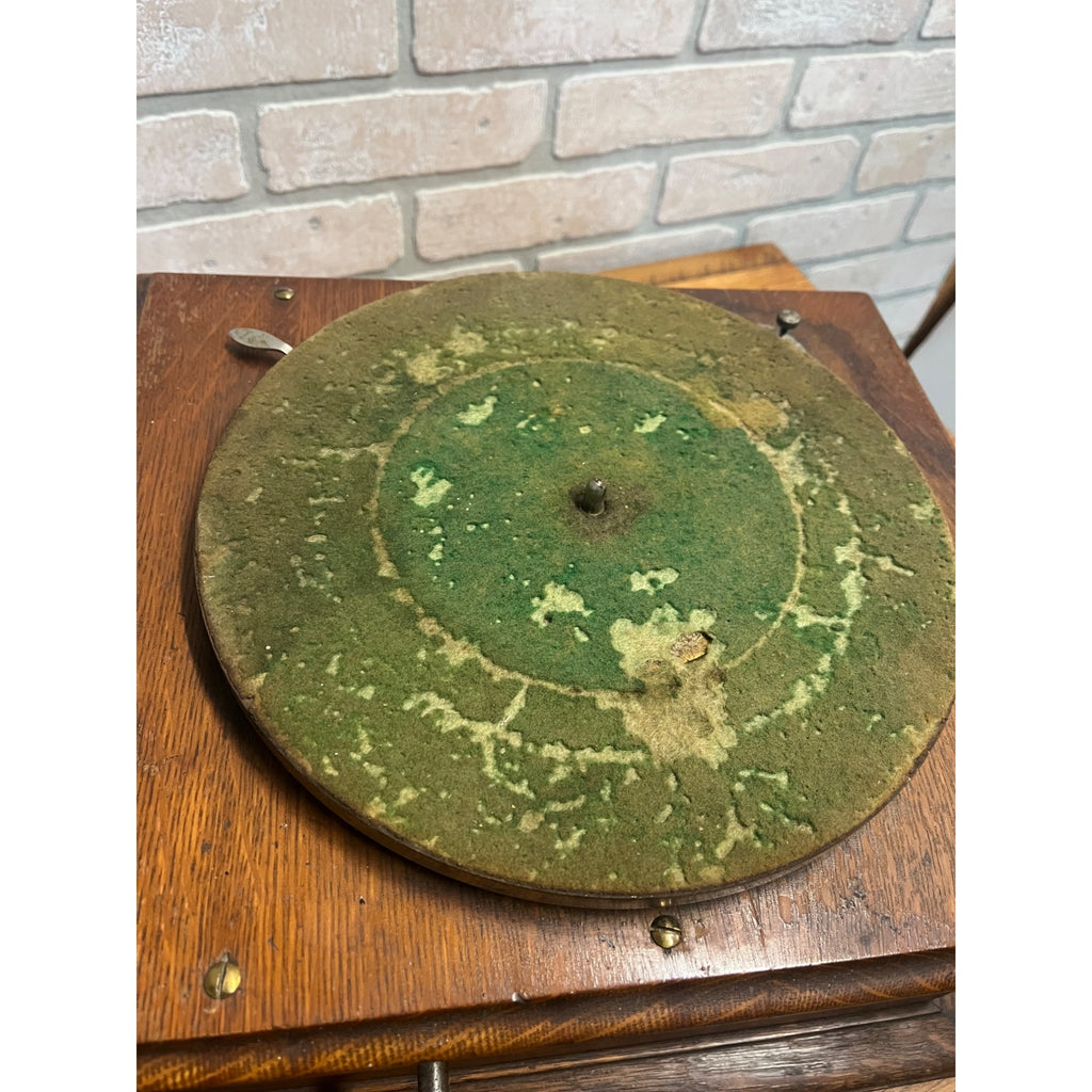 Antique Tabletop Victor Talking Machine Record Player Model VV-IV Works