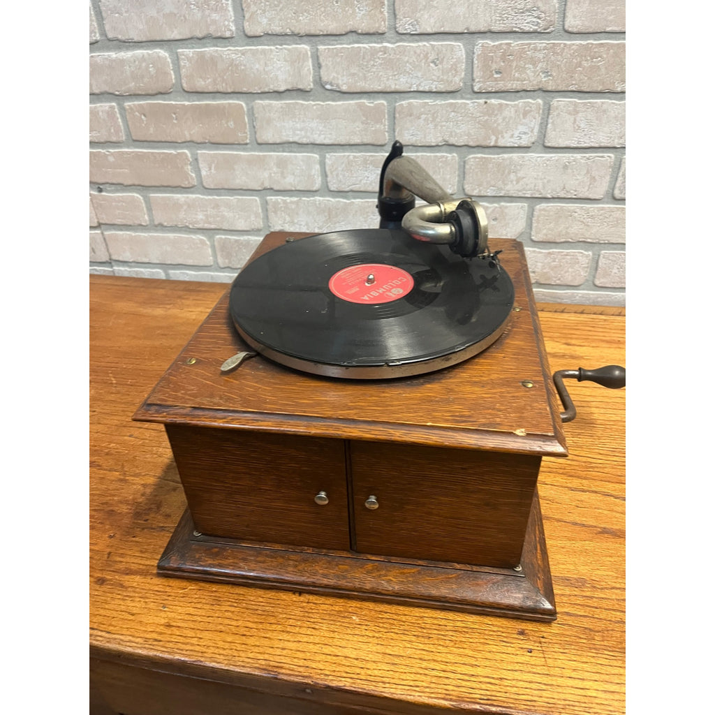 Antique Tabletop Victor Talking Machine Record Player Model VV-IV Works