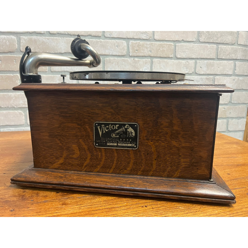 Antique Tabletop Victor Talking Machine Record Player Model VV-IV Works