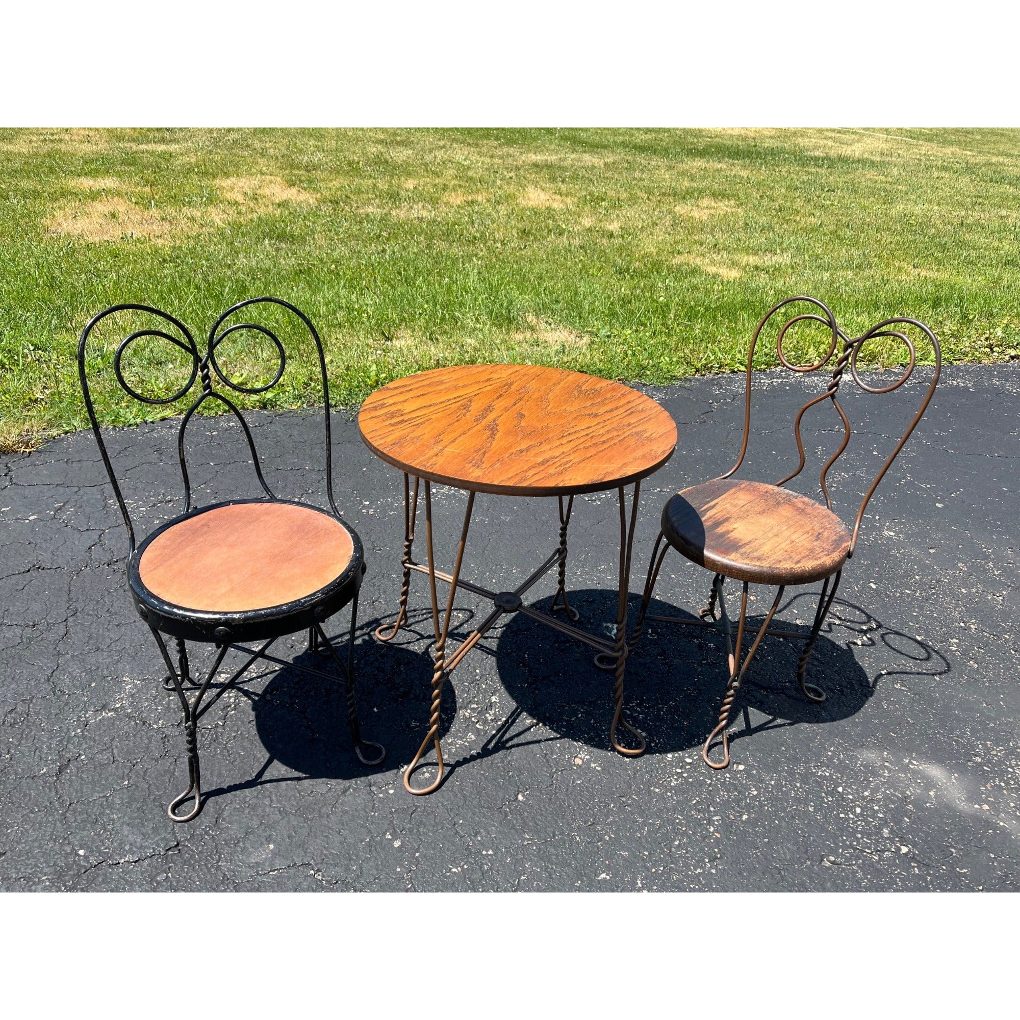 Miniature Children's Ice Cream Table & Chair Set Wire Chairs