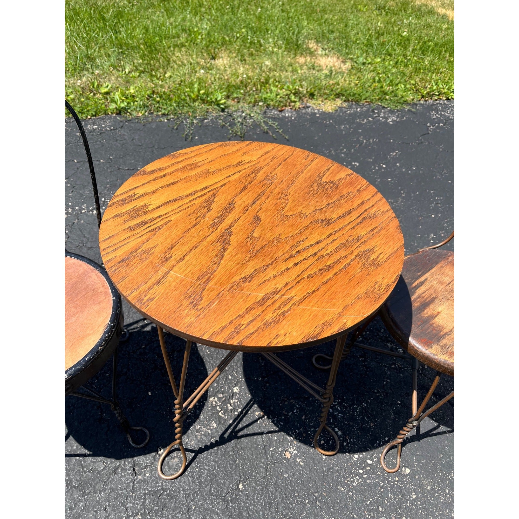Miniature Children's Ice Cream Table & Chair Set Wire Chairs