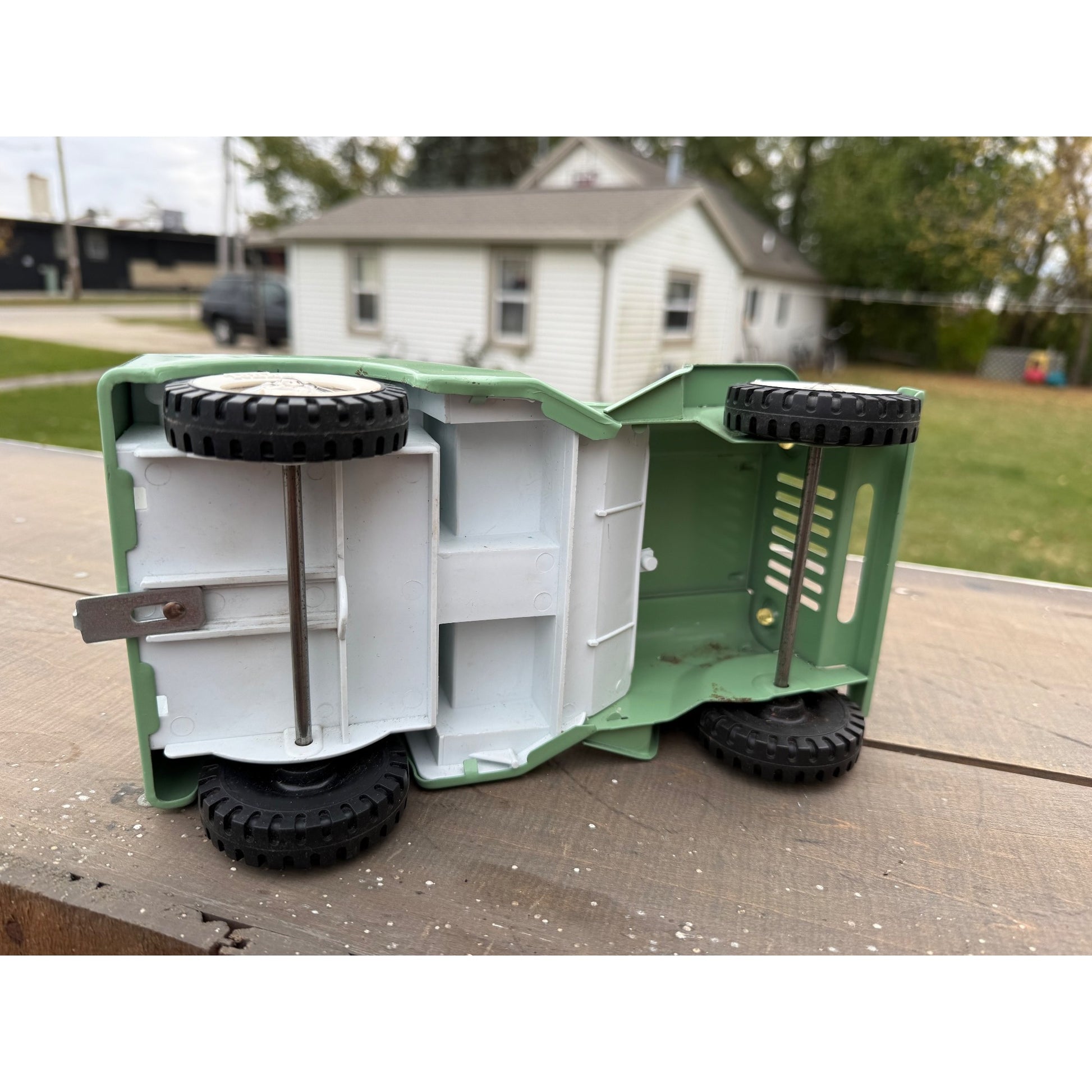 Vintage 1963 Tonka Surry Outdoor Living Green Willys Jeep Pressed Steel Toy