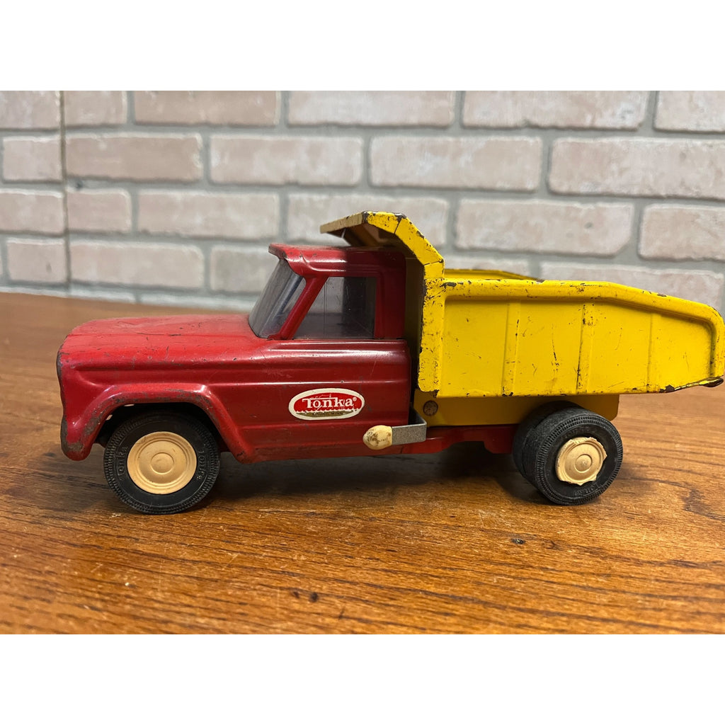 Vintage Tonka Jeep Dump Truck Pressed Metal Red And Yellow 9.5"