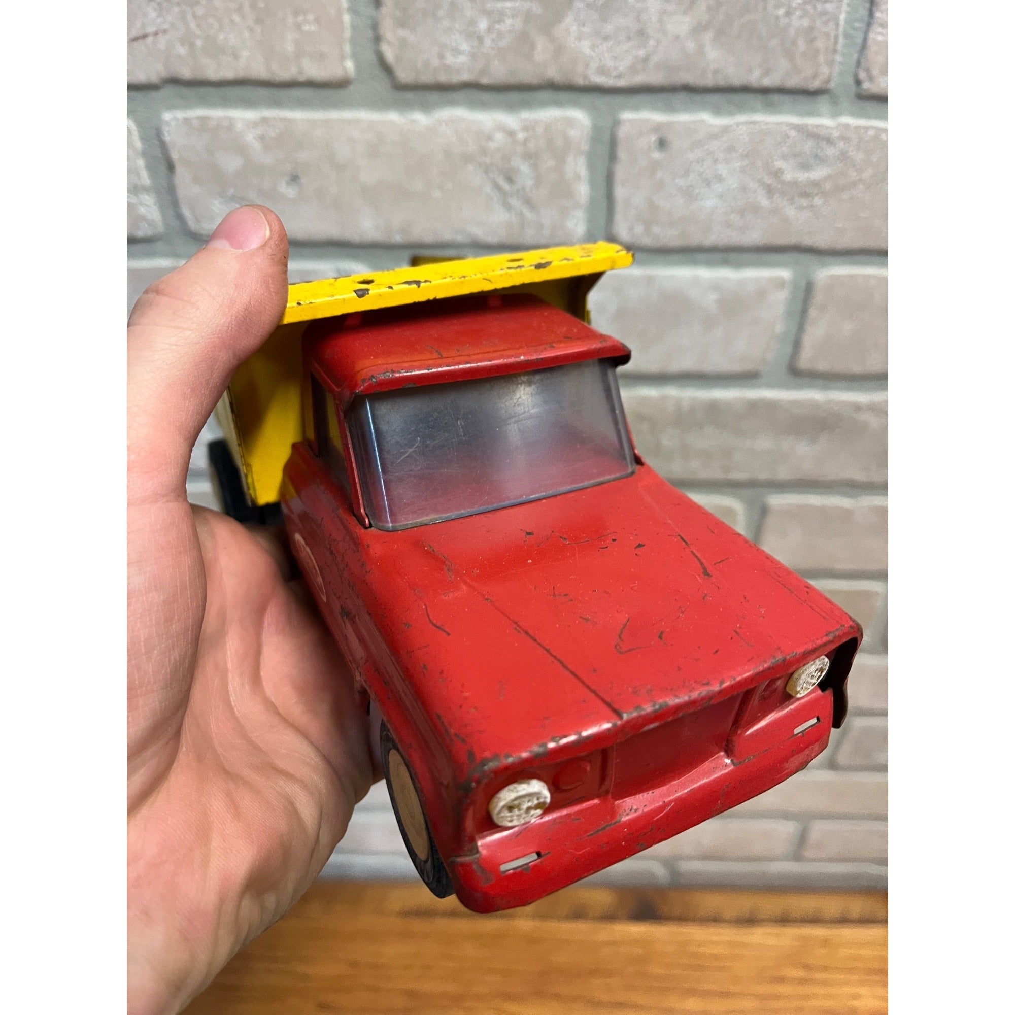 Vintage Tonka Jeep Dump Truck Pressed Metal Red And Yellow 9.5"
