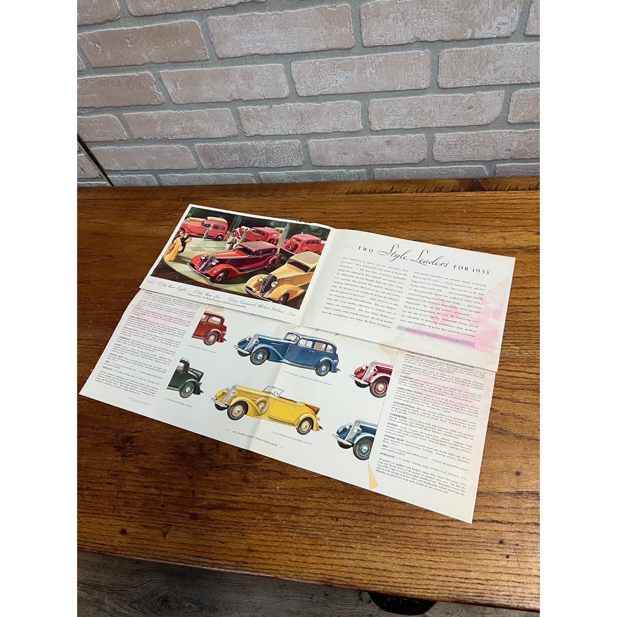 1933 OLDSMOBILE "6 and 8" Car Dealer Showroom Sales Fold-Out Poster Brochure