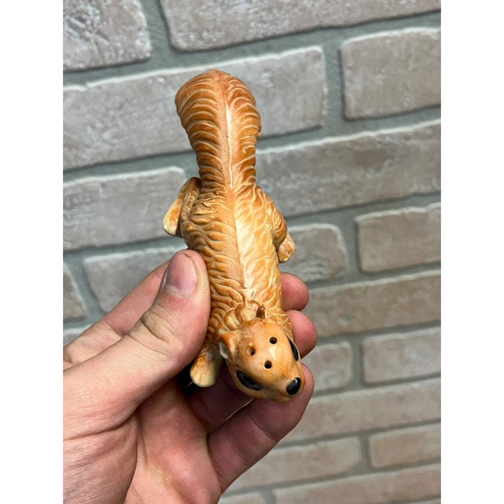 Vintage Art Line Ceramic Long Tailed Squirrels Salt and Pepper Shakers Japan