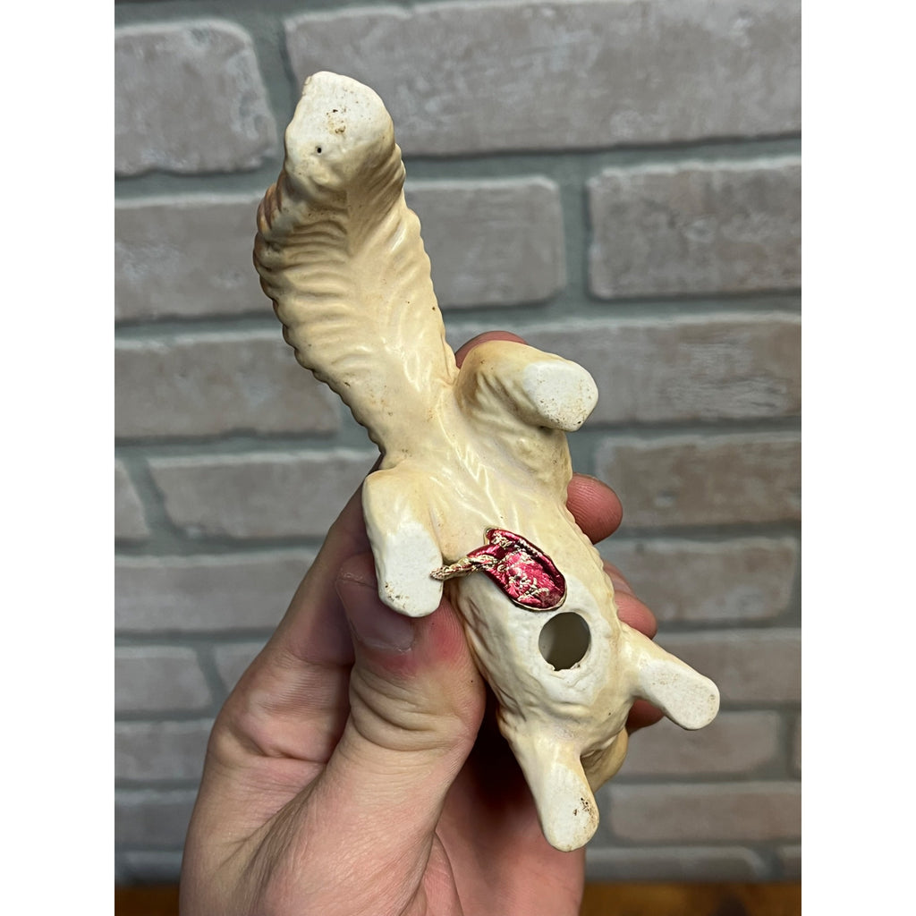 Vintage Art Line Ceramic Long Tailed Squirrels Salt and Pepper Shakers Japan