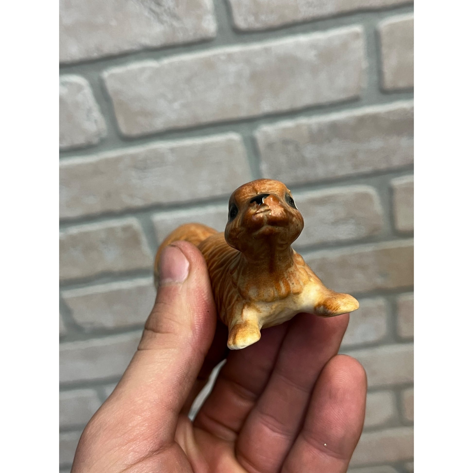 Vintage Art Line Ceramic Long Tailed Squirrels Salt and Pepper Shakers Japan