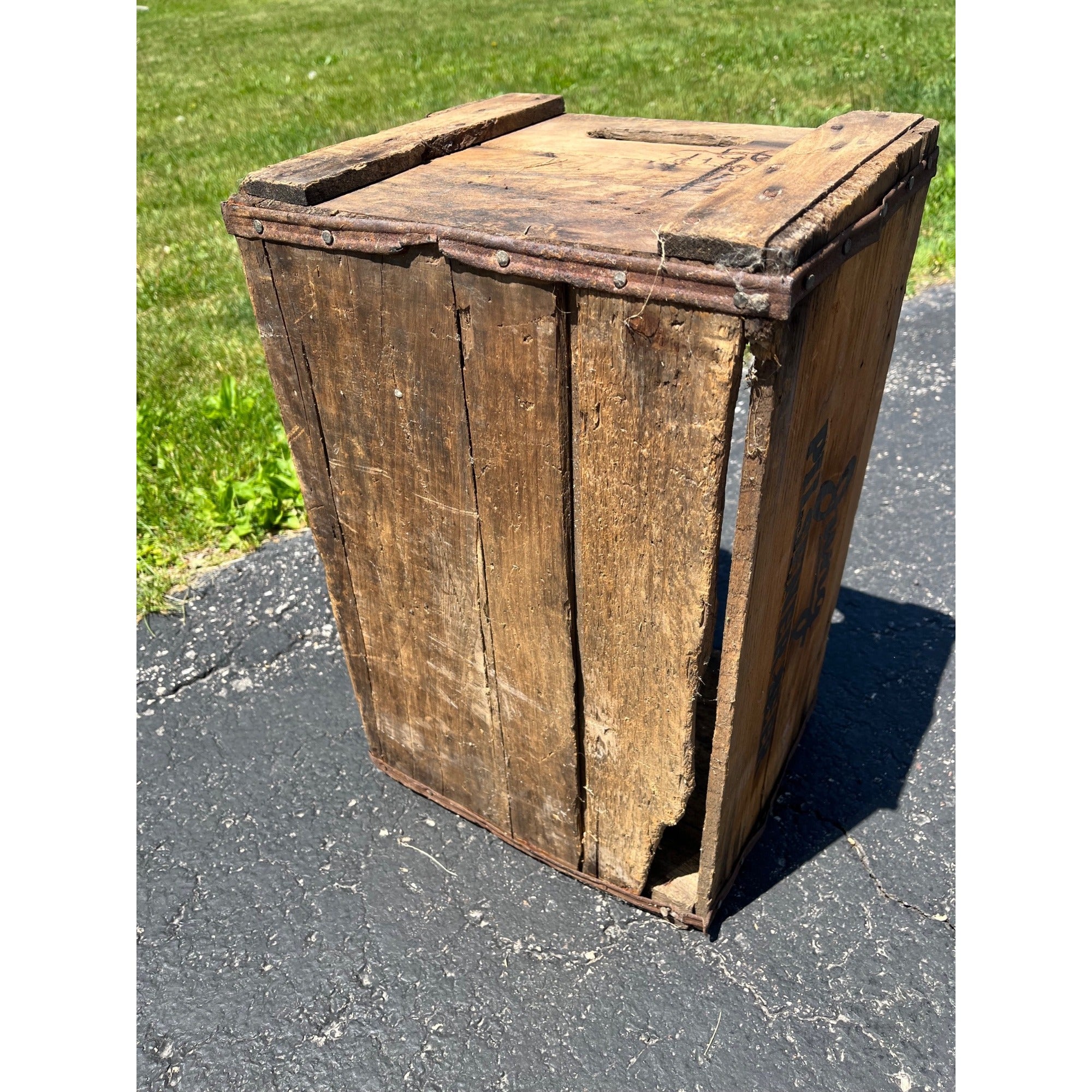 RARE Vintage Jung Pilsner Beer Crate Random Lake Wisconsin Wis WI