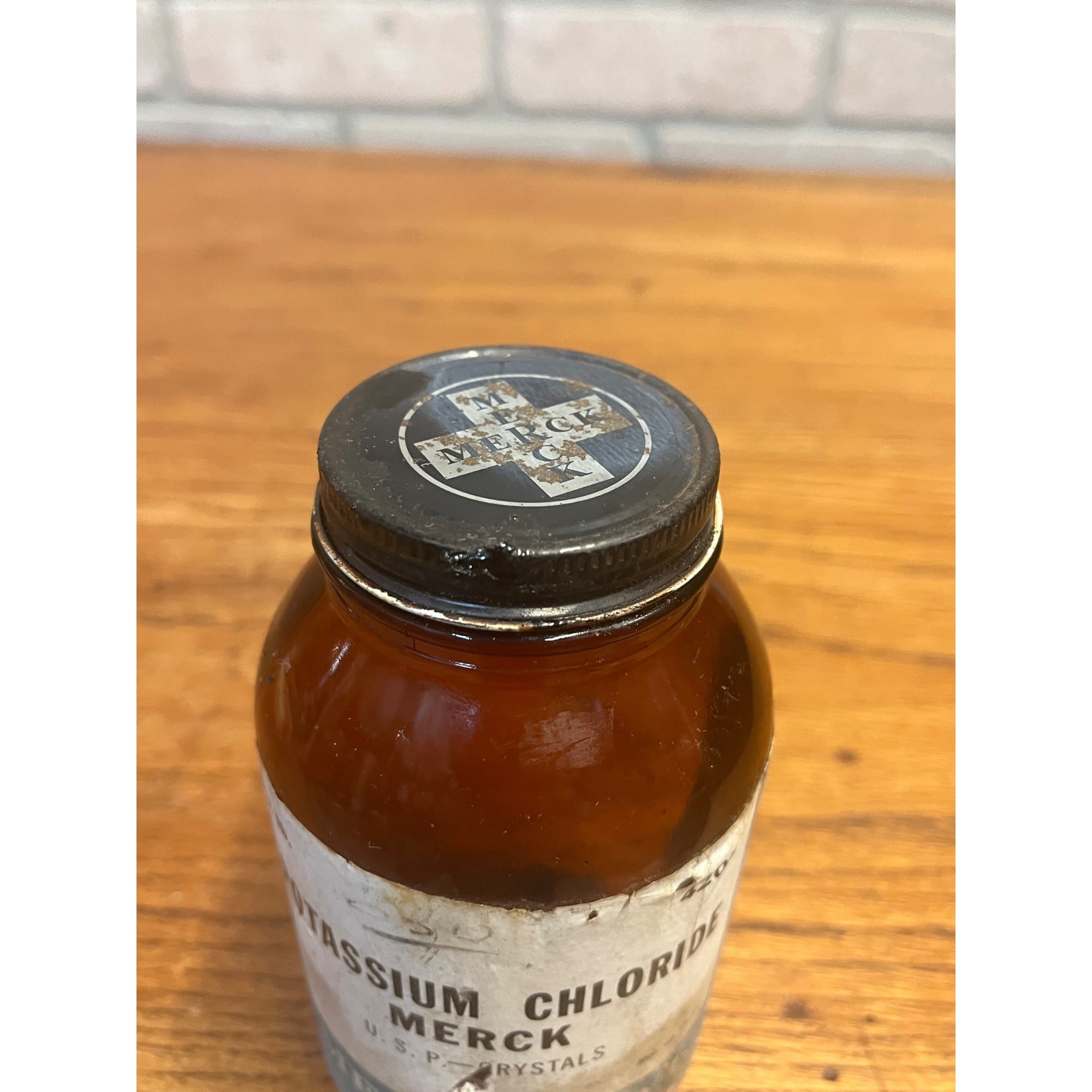 Vintage Merck Potassium Chloride USP Crystals Amber Glass Pharmacy Bottle 1 Lb