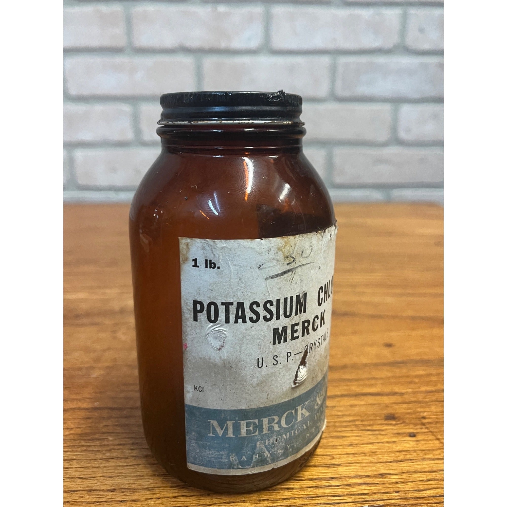 Vintage Merck Potassium Chloride USP Crystals Amber Glass Pharmacy Bottle 1 Lb