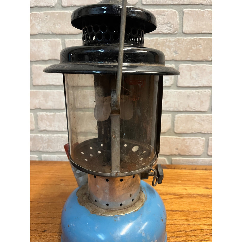 Vintage 1967 Sears Blue Camping Lantern 476-74060 w/ Pyrex Clear Glass Globe
