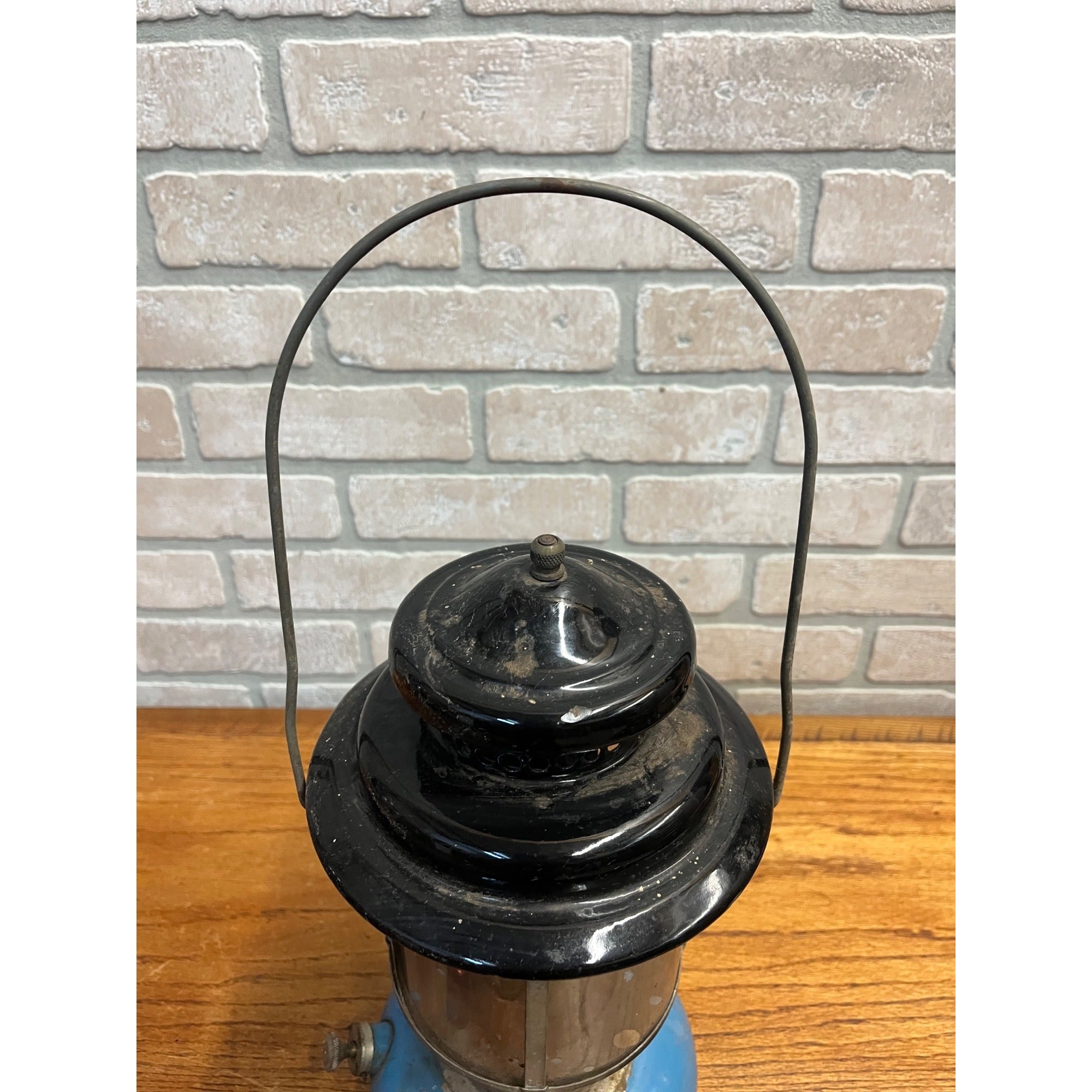 Vintage 1967 Sears Blue Camping Lantern 476-74060 w/ Pyrex Clear Glass Globe